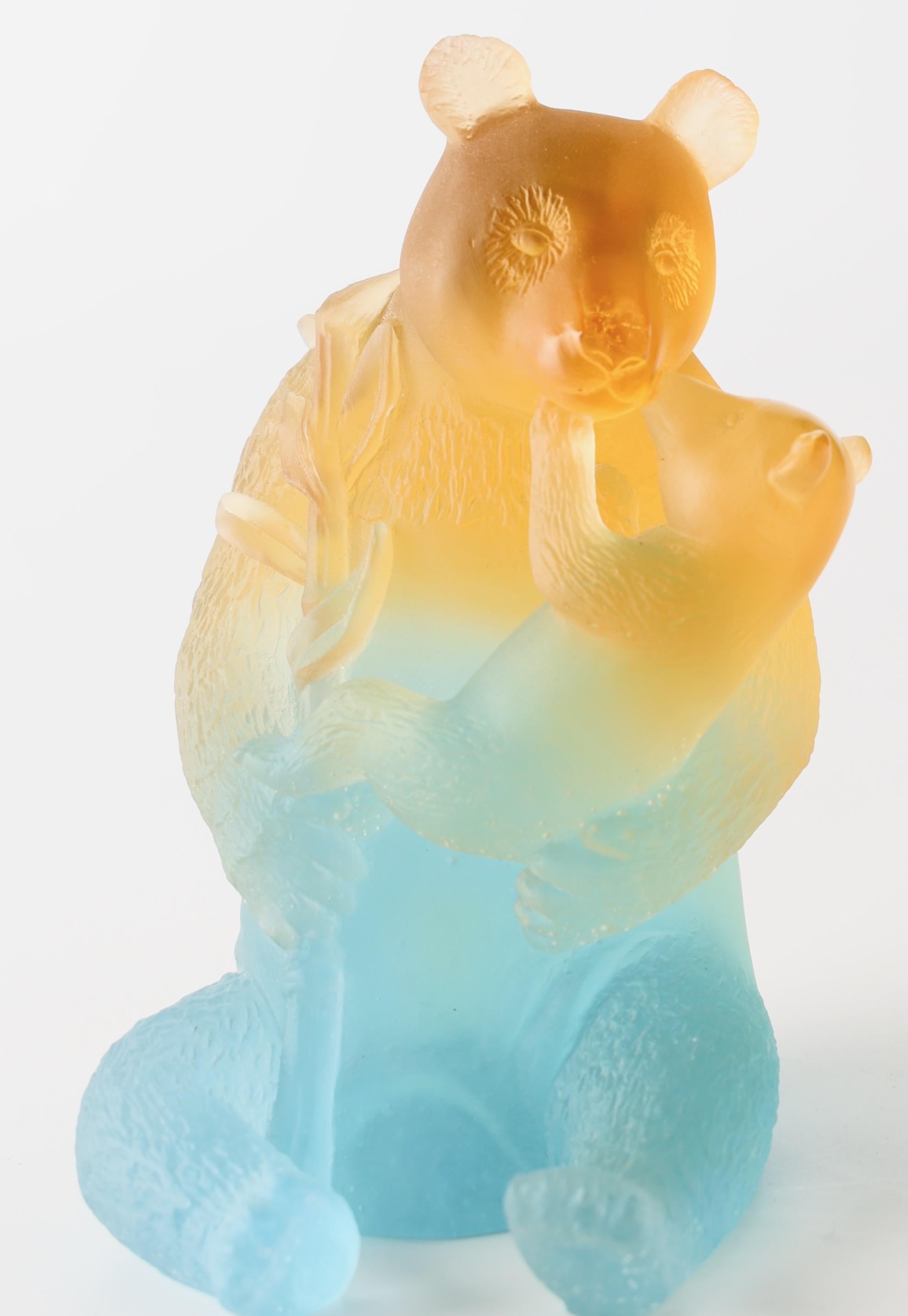 Moderno Daum Pate de Verre Pandas Love, Firmato Daum, Francia Numero 230 in vendita