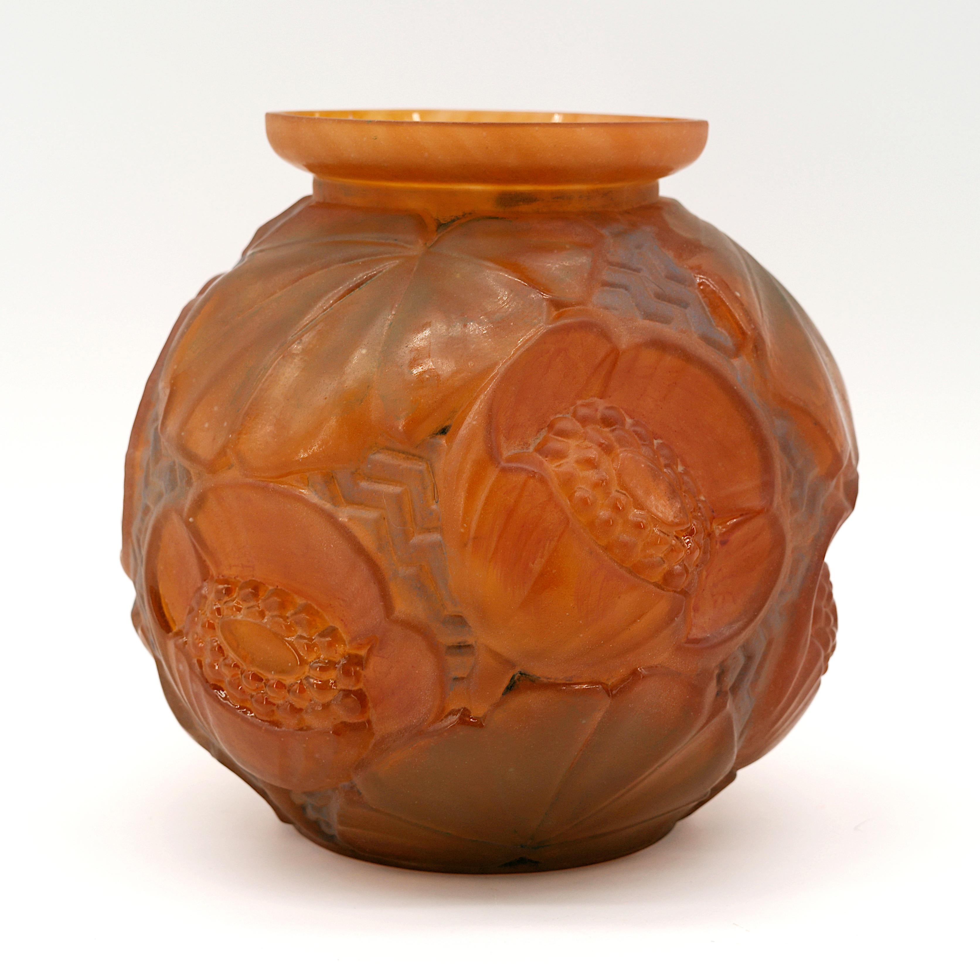 Mid-20th Century DAUM Pierre d'AVESN Large French Art Deco Floral Vase, Early 1930s For Sale