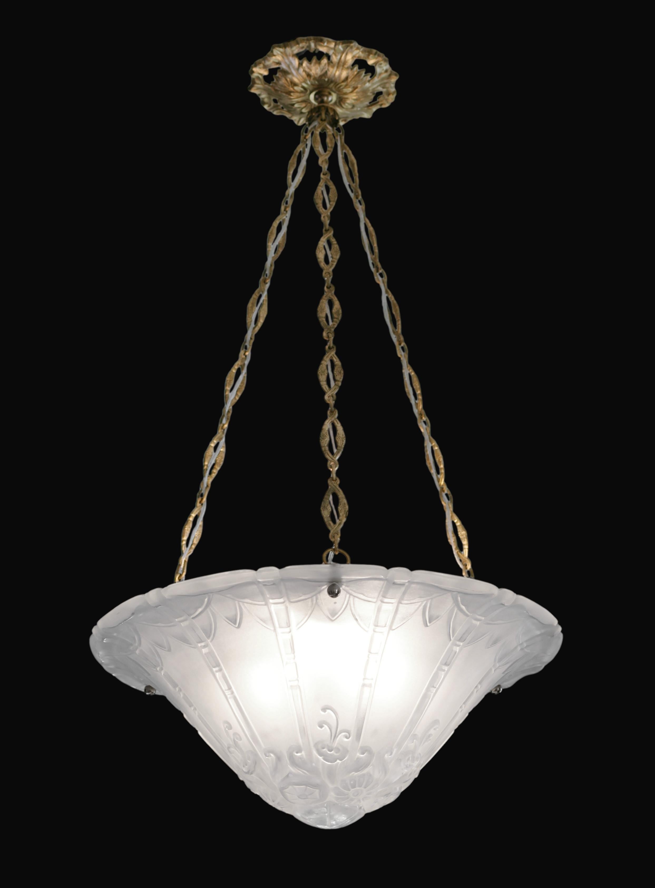 Großer französischer Art-déco-Kronleuchter von Daum Pierre D'Avesn, Anfang der 1930er Jahre 6
