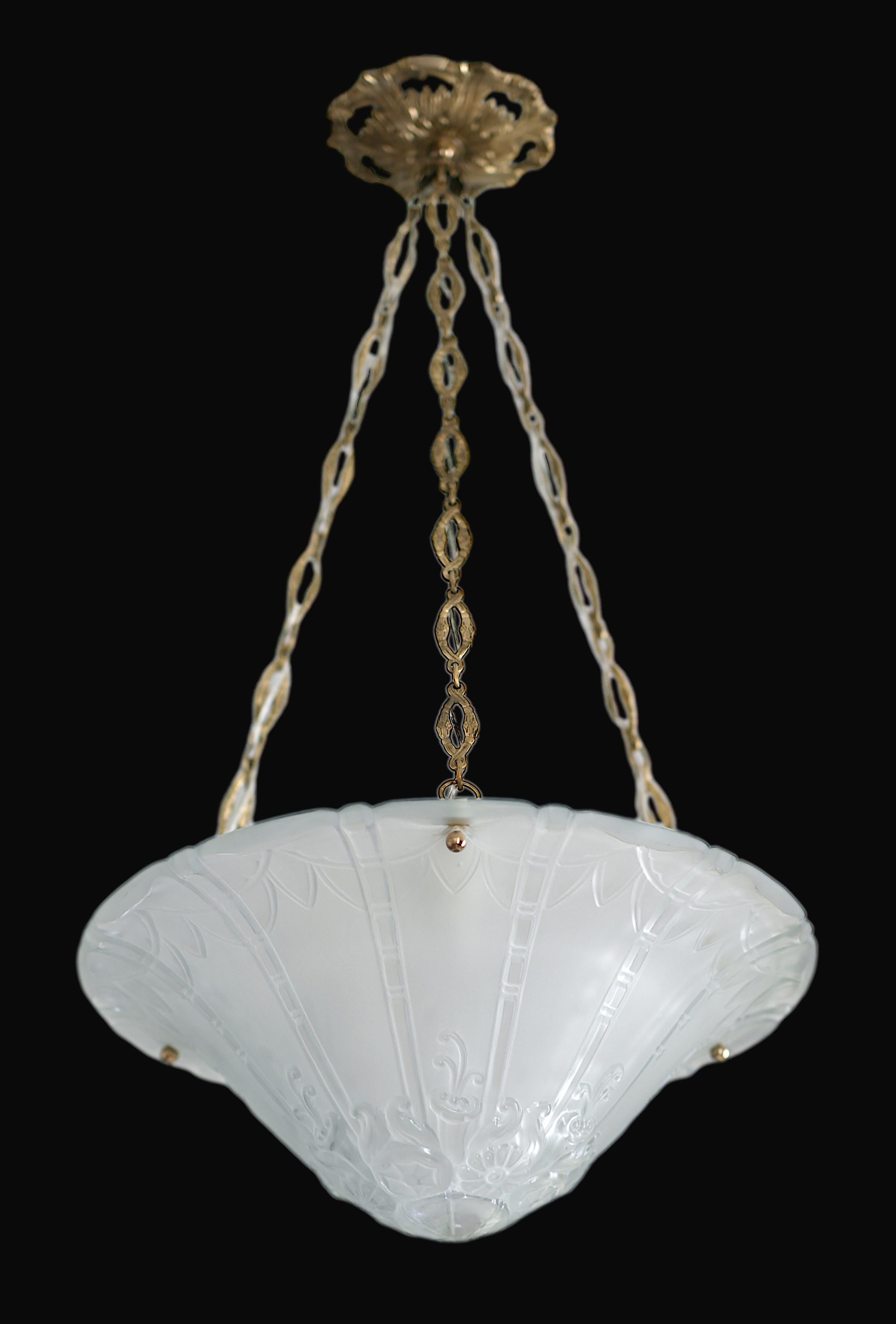 Daum Pierre D'Avesn Large French Art Deco Pendant Chandelier, Early 1930s For Sale 1