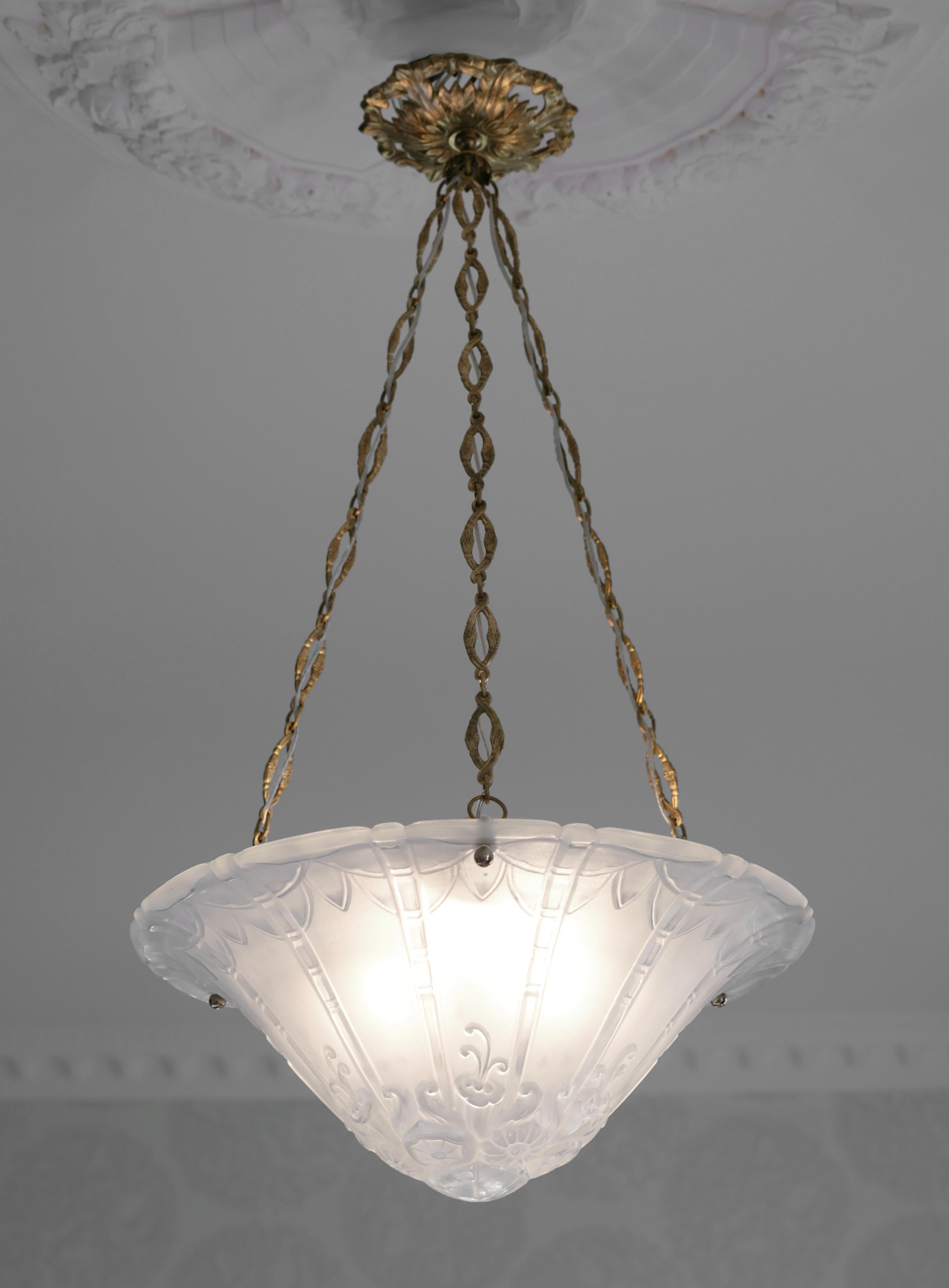 Großer französischer Art-déco-Kronleuchter von Daum Pierre D'Avesn, Anfang der 1930er Jahre (Bronze)