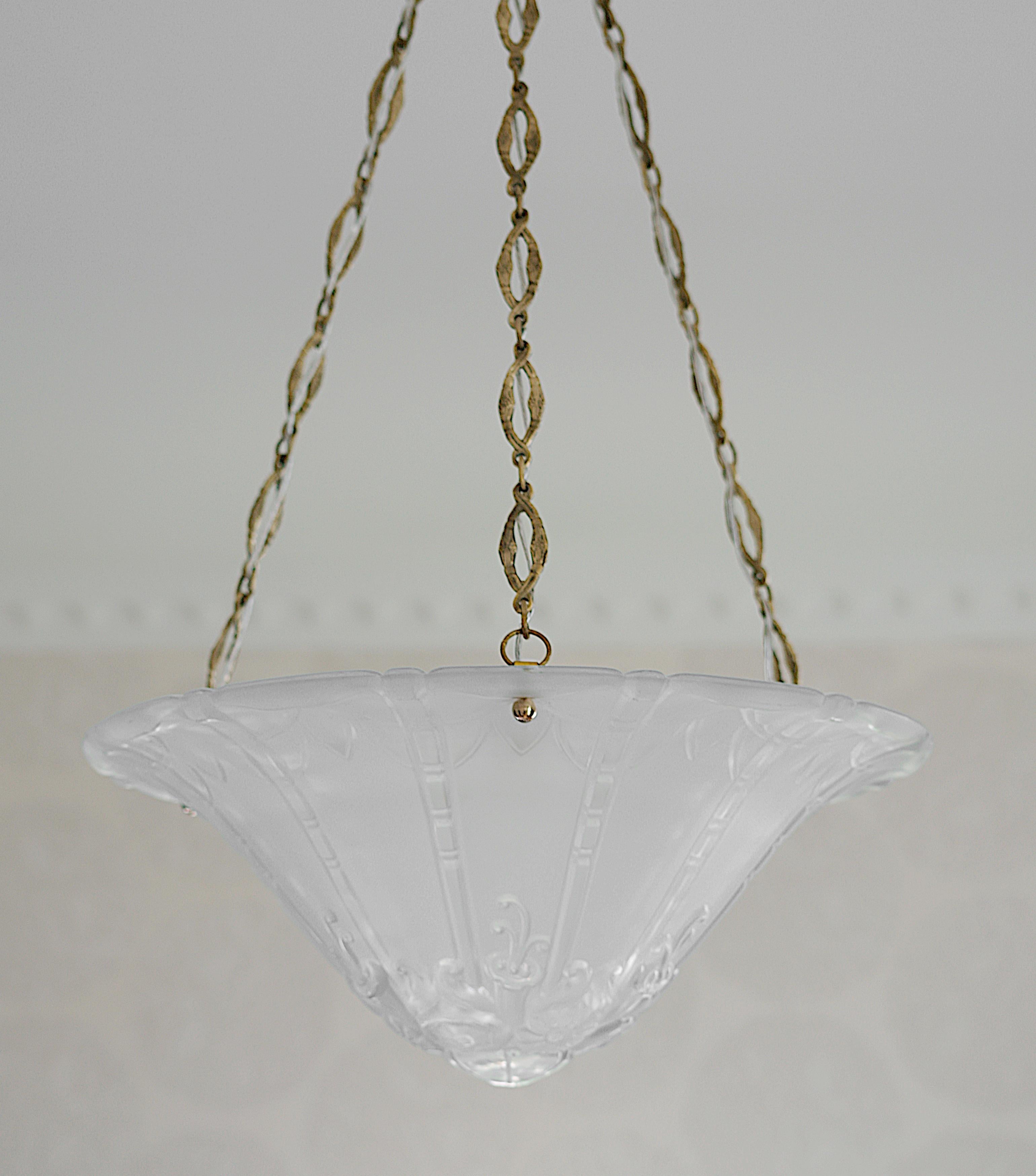 Daum Pierre D'Avesn Large French Art Deco Pendant Chandelier, Early 1930s For Sale 2