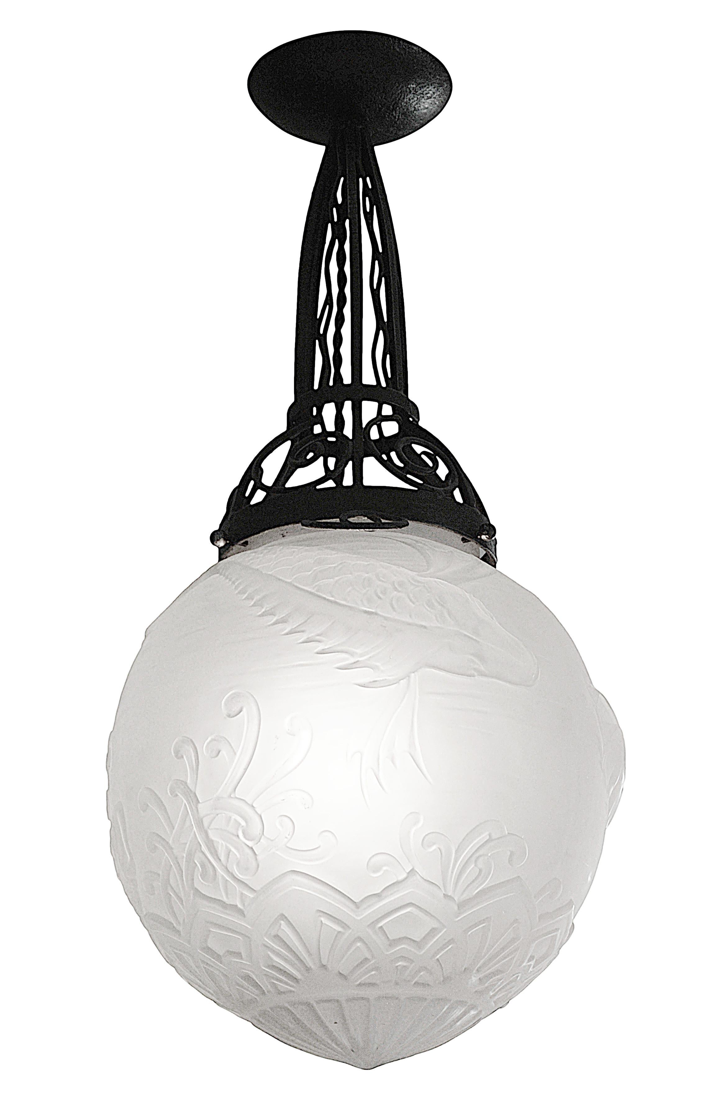Daum Pierre D'Avesn Rare Large Art Deco Fish Pendant Chandelier, 1920 For Sale 6