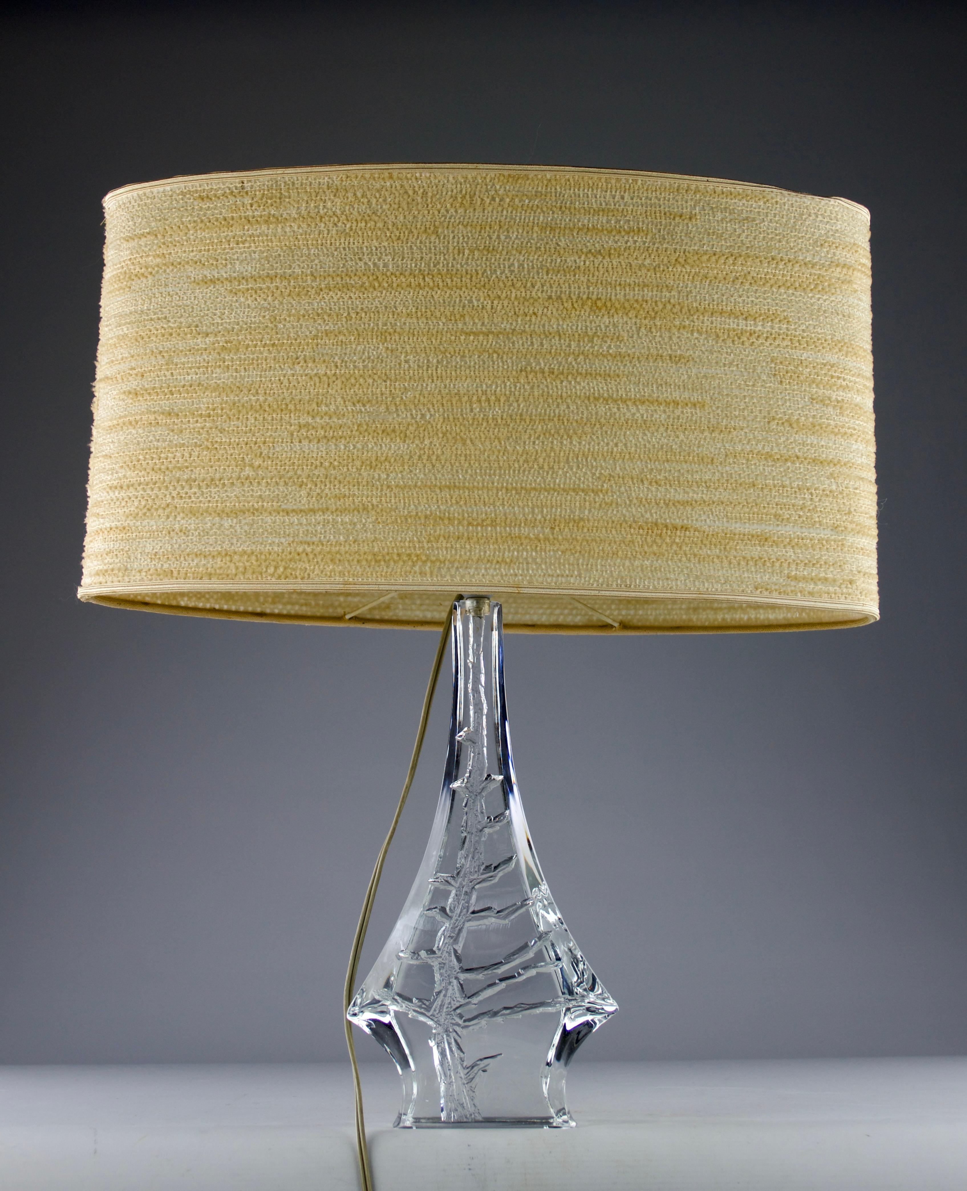 Daum, Pine Tree Crystal Table Lamp, France 1970s In Good Condition For Sale In PARIS, FR