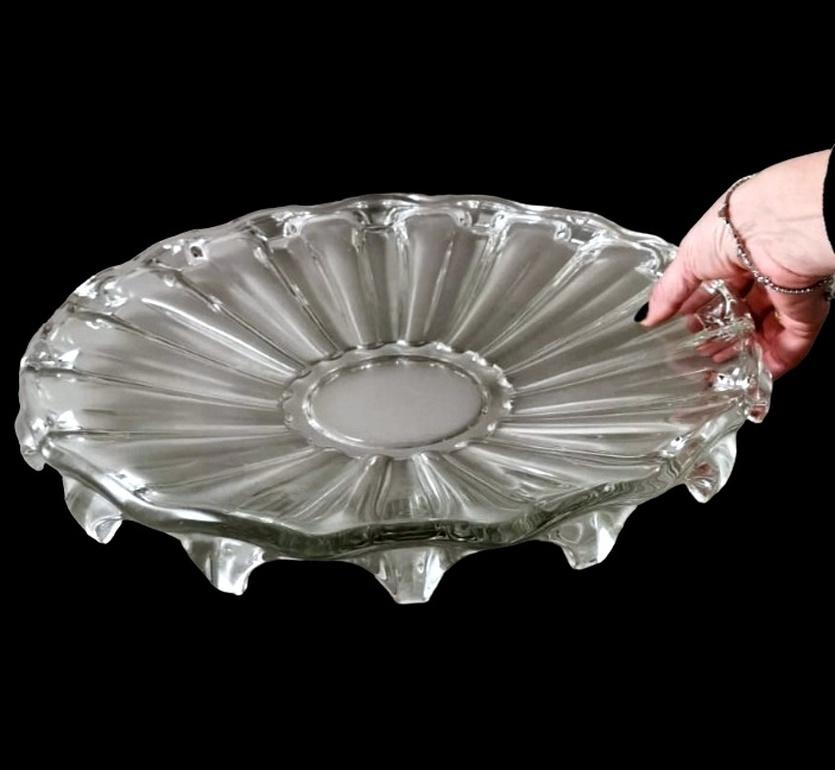 Daum Round French Crystal Table Centerpiece For Sale 8