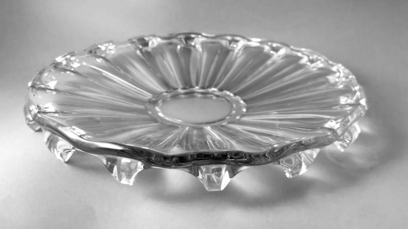 Hand-Crafted Daum Round French Crystal Table Centerpiece For Sale