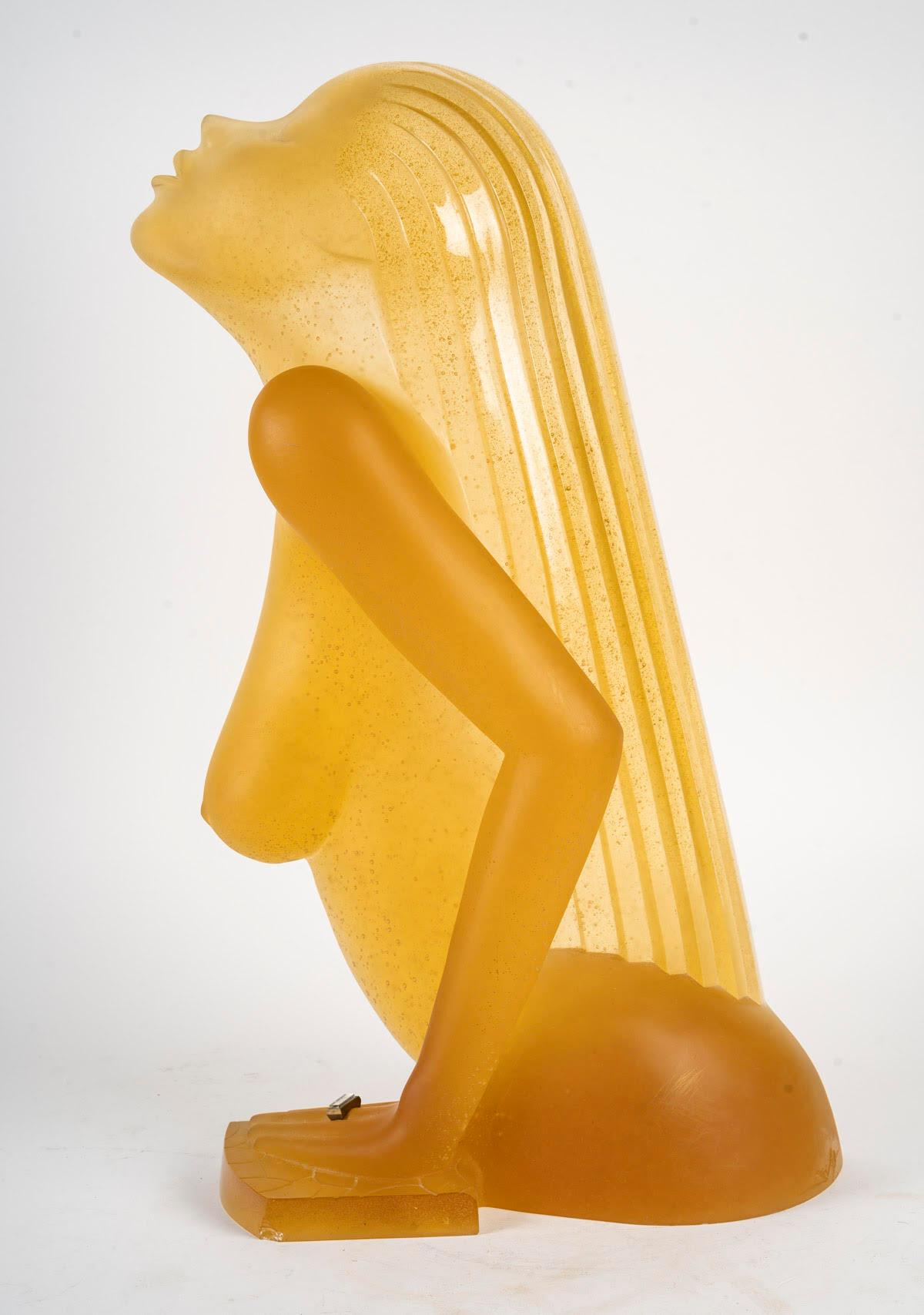 Daum sculpture by the American artist Dan Dailey, XXth Century.

Sculpture in pâte de cristal from Daum France by the American artist Dan Dailey, XXth century, ( small lack on the back part ).
h: 62cm, w: 34cm, d: 15cm