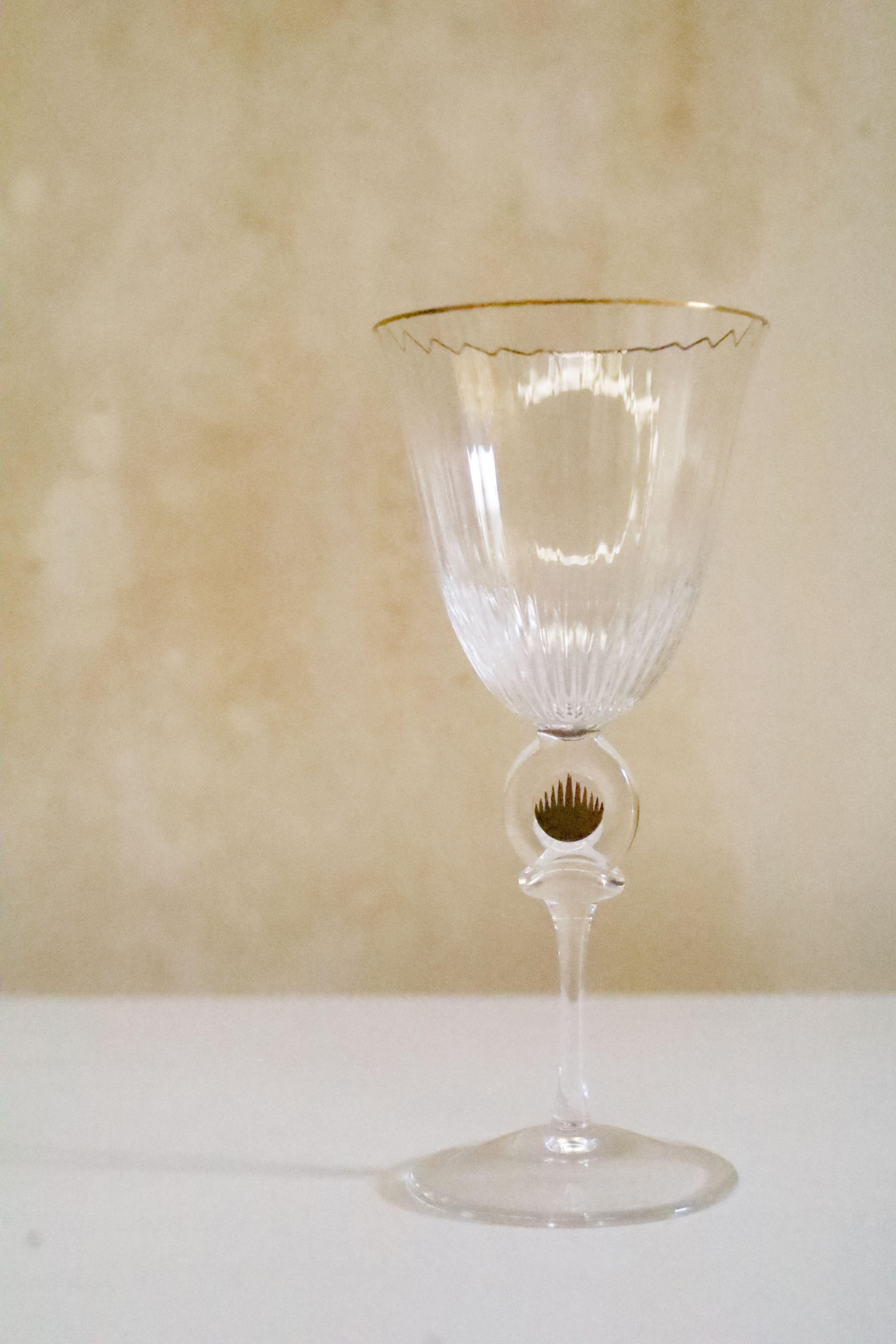 Aesthetic Movement Daum Set of 6 Crystal Wine Glasses with Gold Edges For Sale