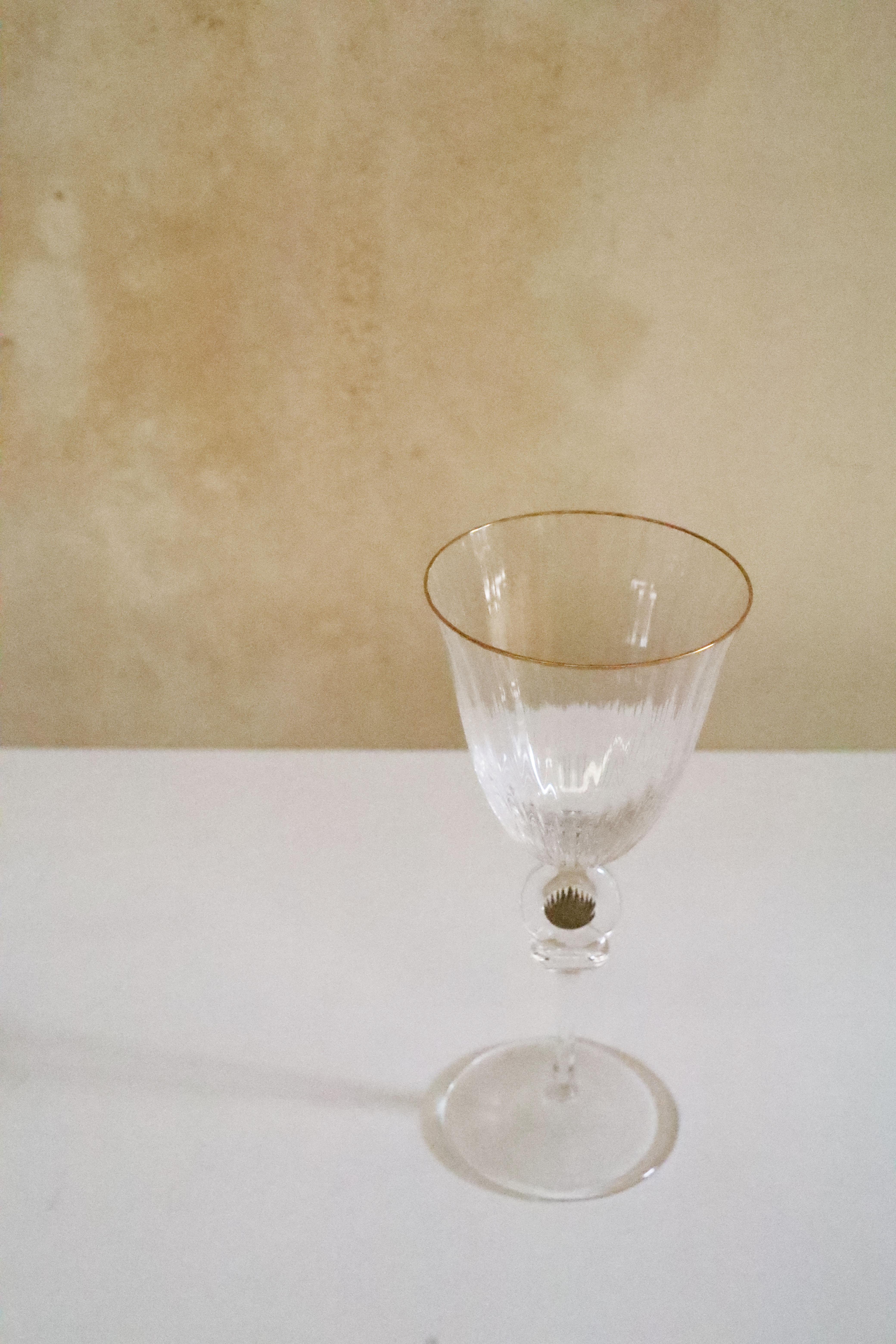 Fait main Ensemble de 6 verres à vin en cristal avec bords dorés Daum en vente