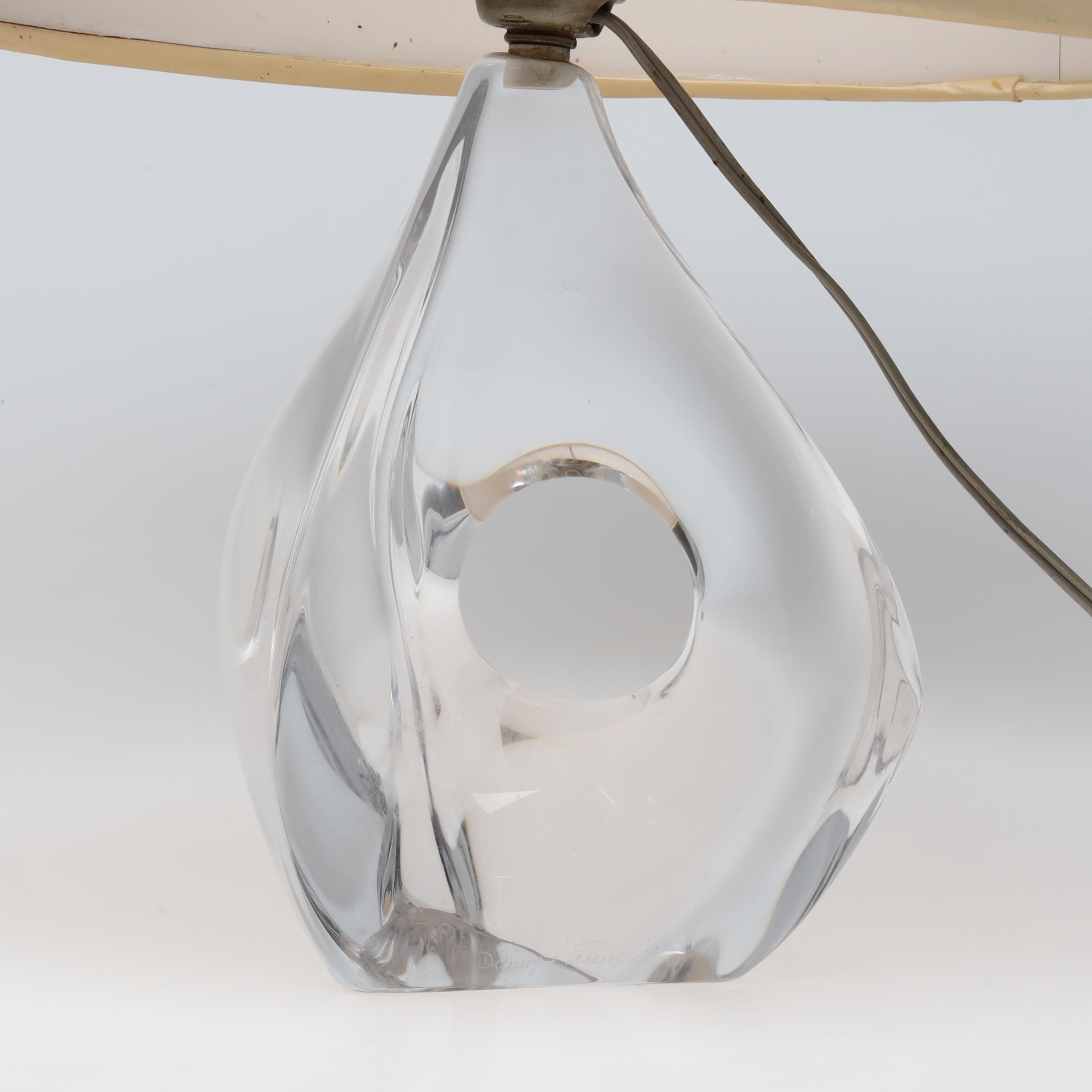 Tischlampe aus Kristall von Daum, Frankreich 1960. Unterzeichnet DAUM im Zustand „Gut“ im Angebot in Paris, FR