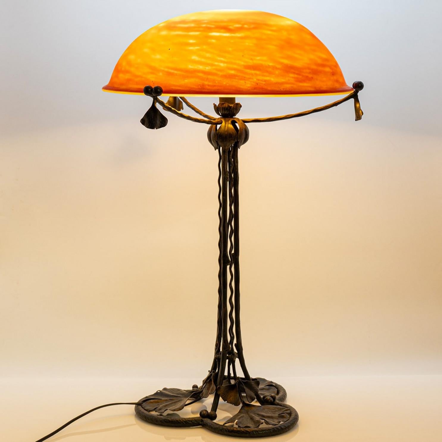 Daum Table Lamp Iron Leafs Amber Crystal Glass, France (Französisch) im Angebot
