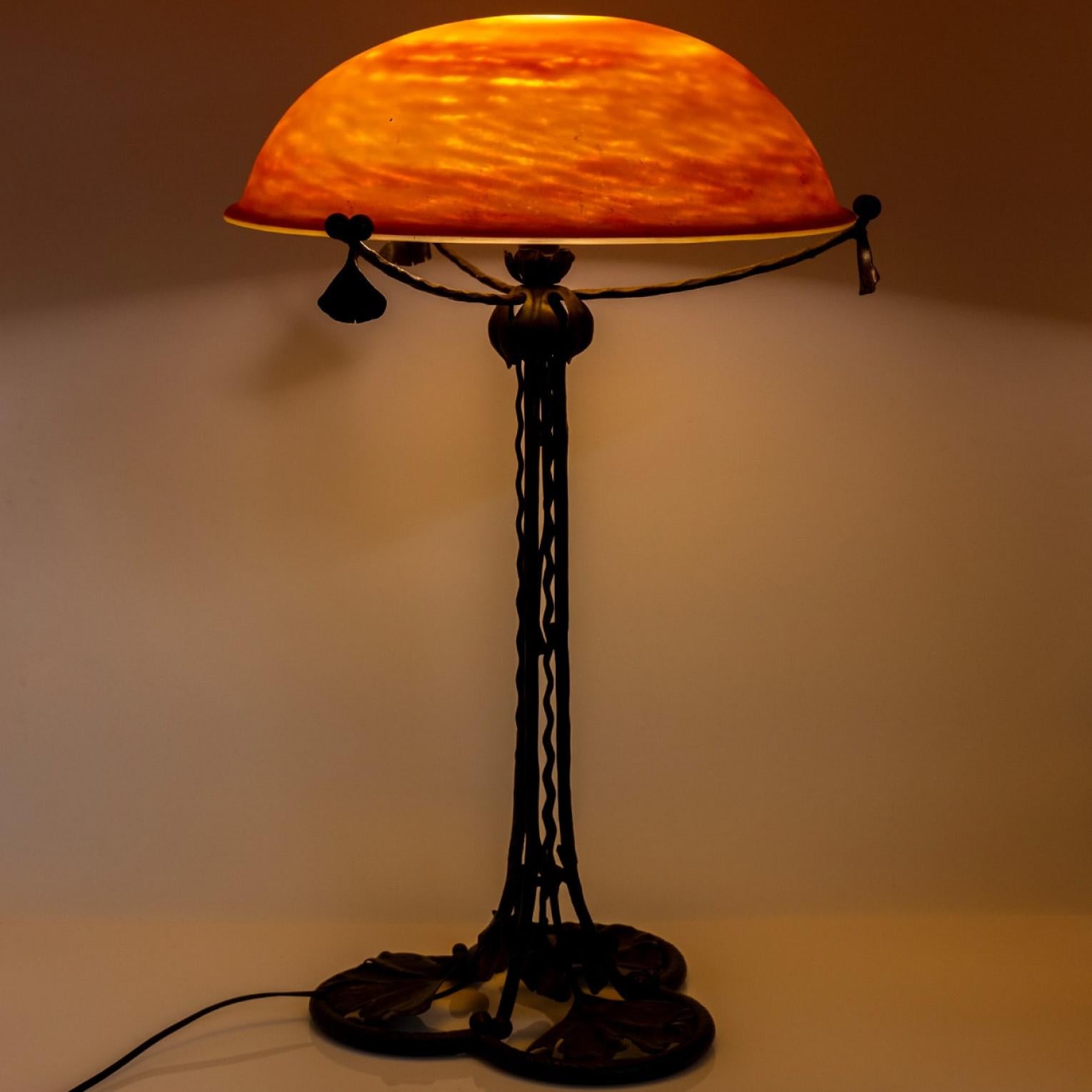 Lampe de table Daum Feuilles de fer Verre de cristal ambré, France 1