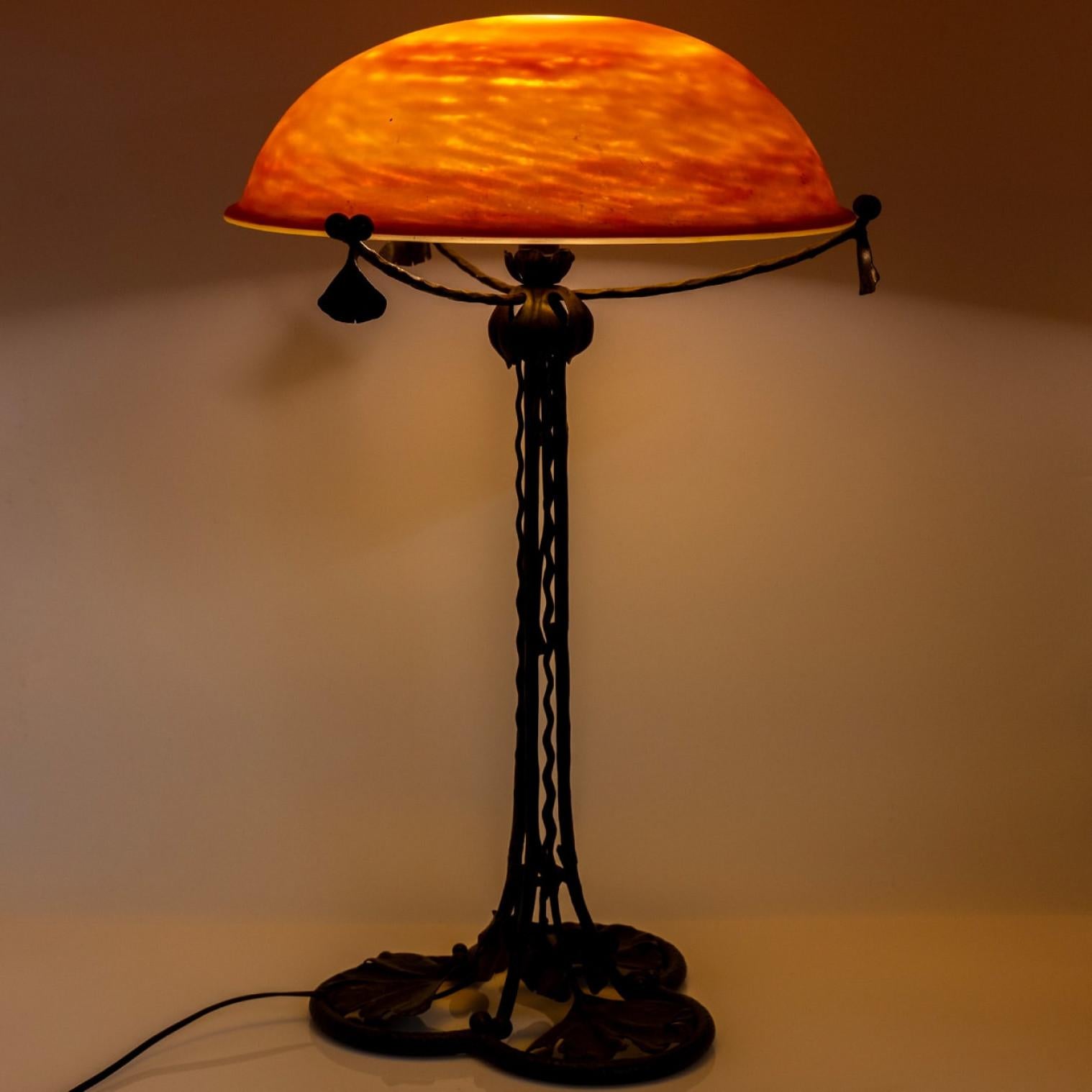 Daum Table Lamp Iron Leafs Amber Crystal Glass, France im Angebot 1