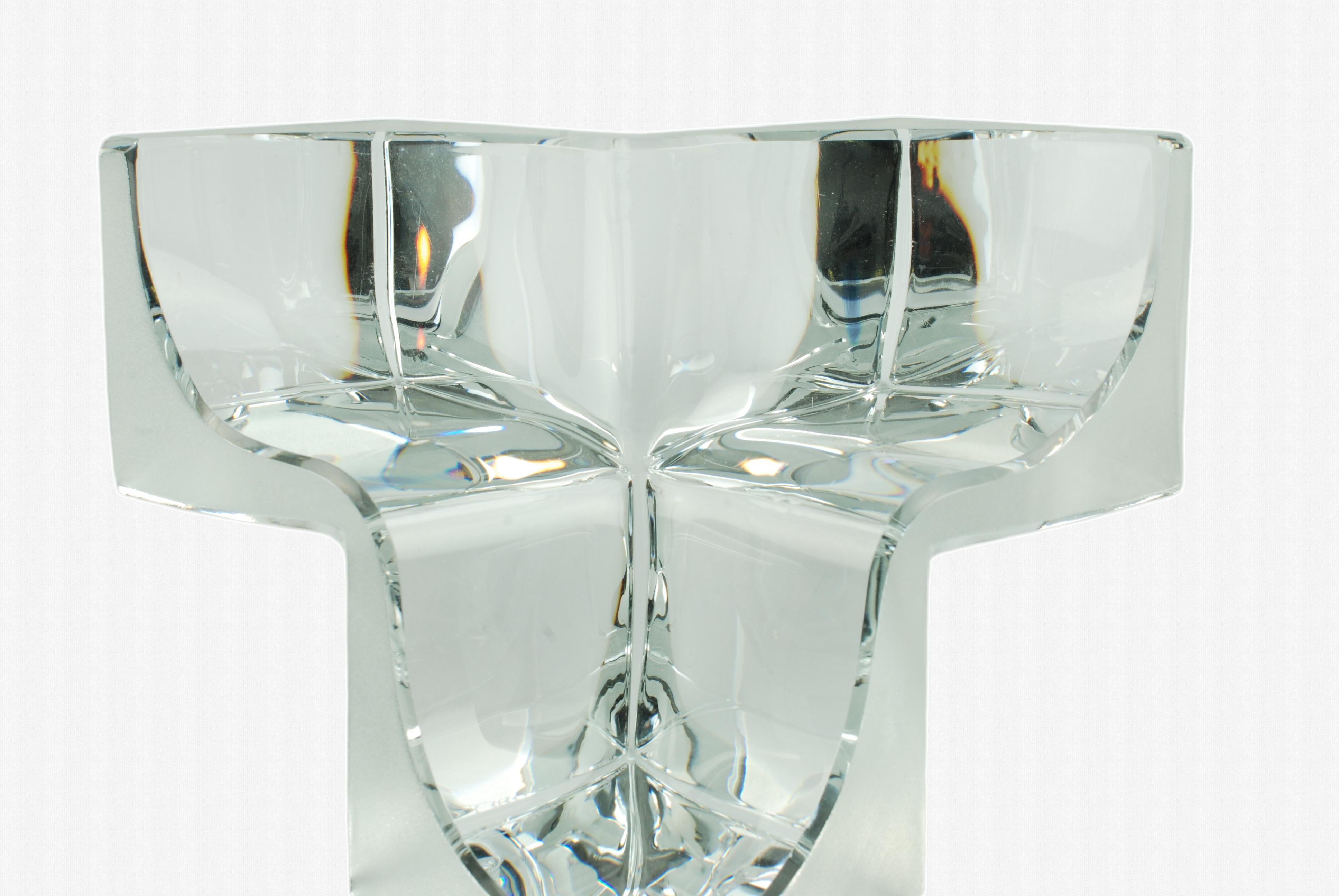 Daum Three Section Cubist Clear and Frosted Crystal Vide Poche Bowl In Good Condition For Sale In Cincinnati, OH