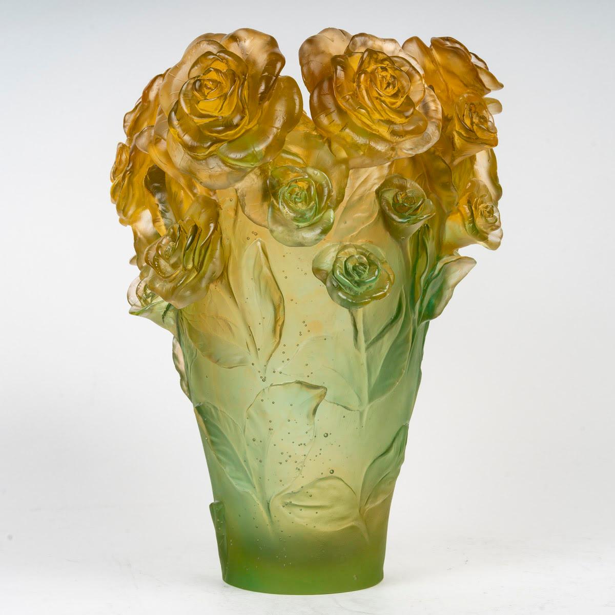Daum vase, Roses green and amber model, 20th century.

Daum glass vase, Roses green and amber model, signed D.France, XXth century.
H: 35cm, D: 25cm