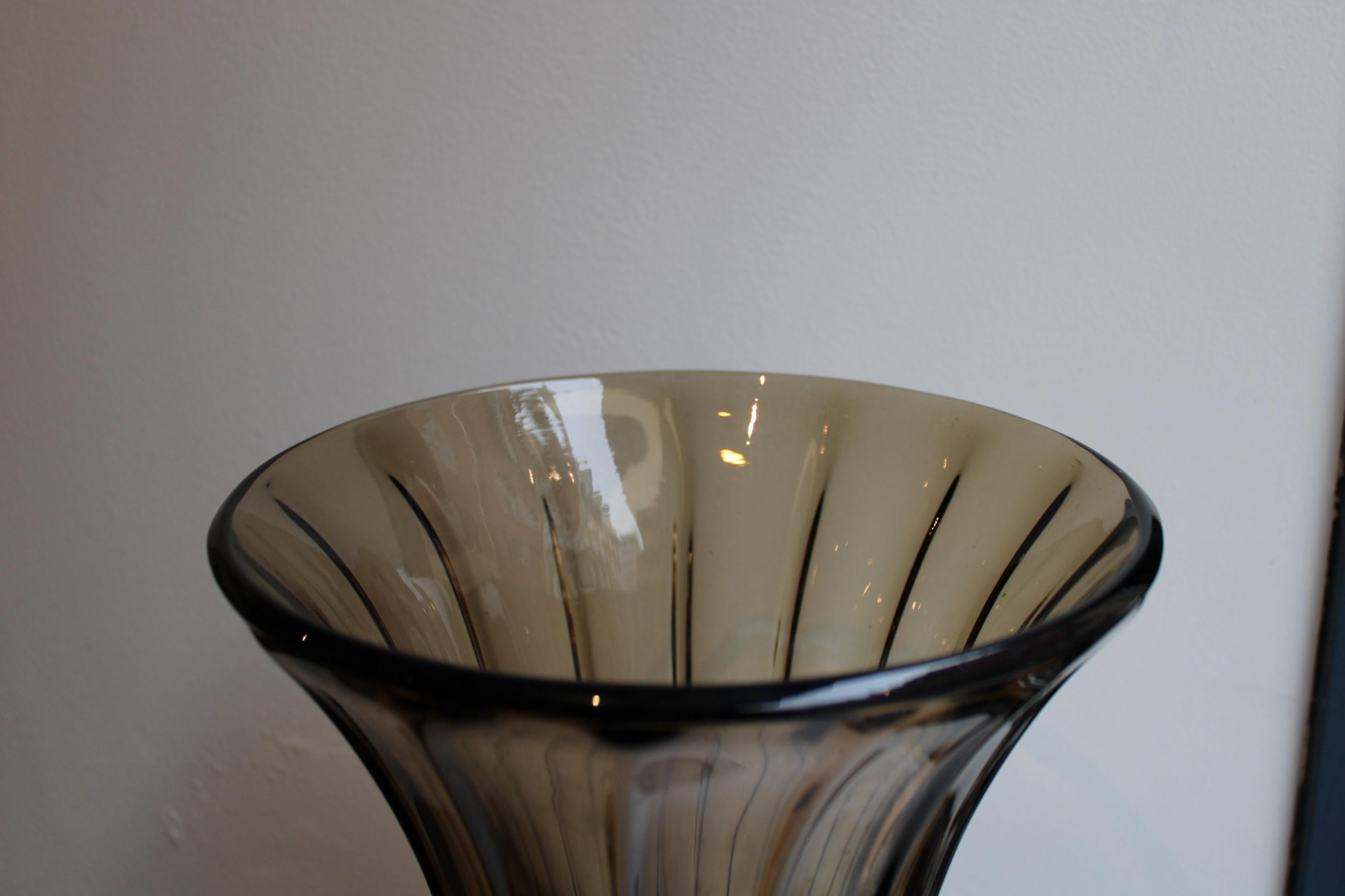Art Deco Daum vase, signed Daum Nancy France, 20th century  For Sale