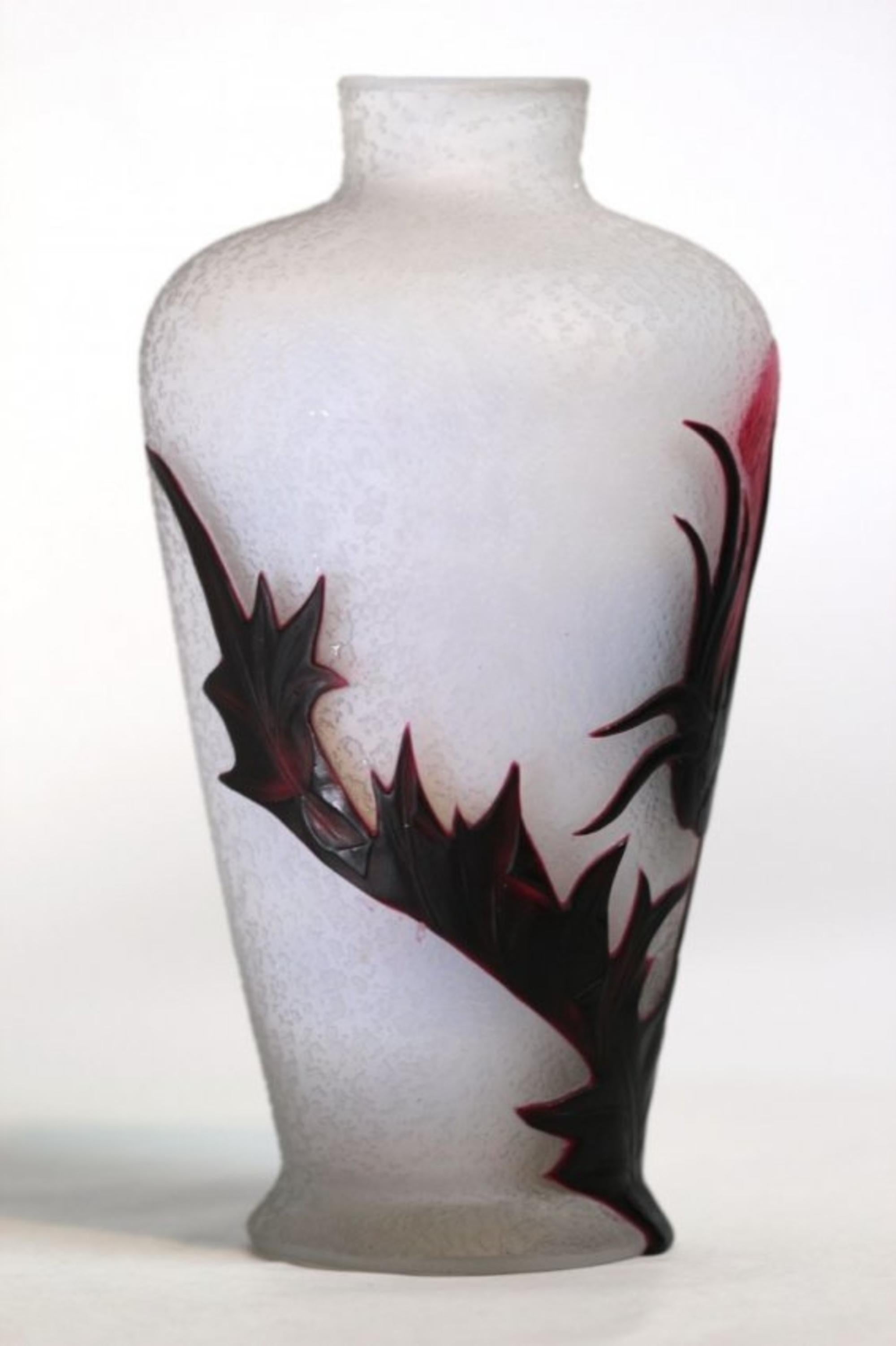 Daum Wheel Carved Acid Etched Cameo Vase Glass (20. Jahrhundert)
