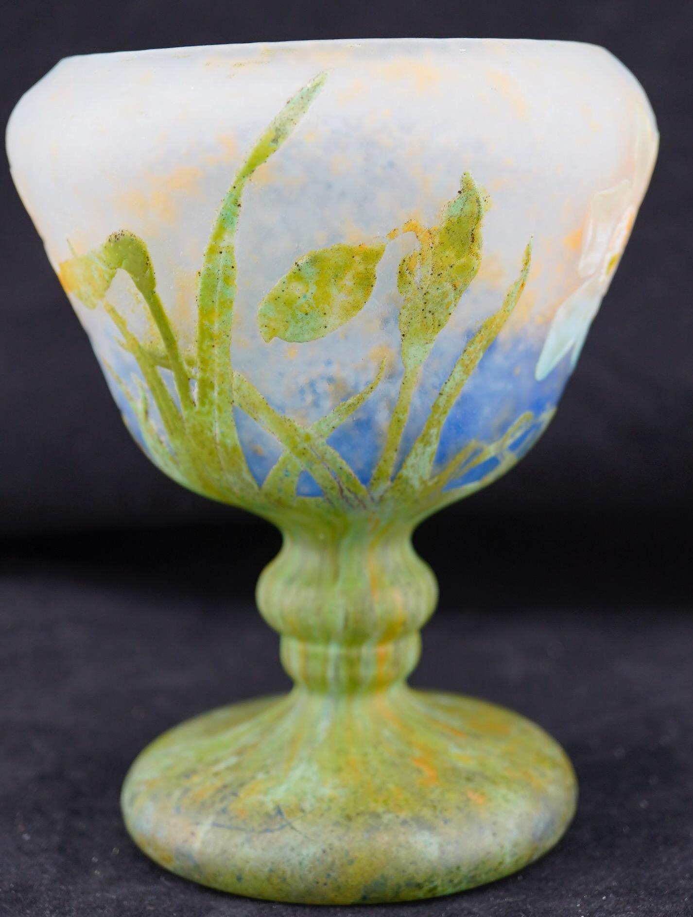 Art Nouveau Daum Wheel Carved and Padded Daffodil Vase (Jonquille) circ 1895 For Sale