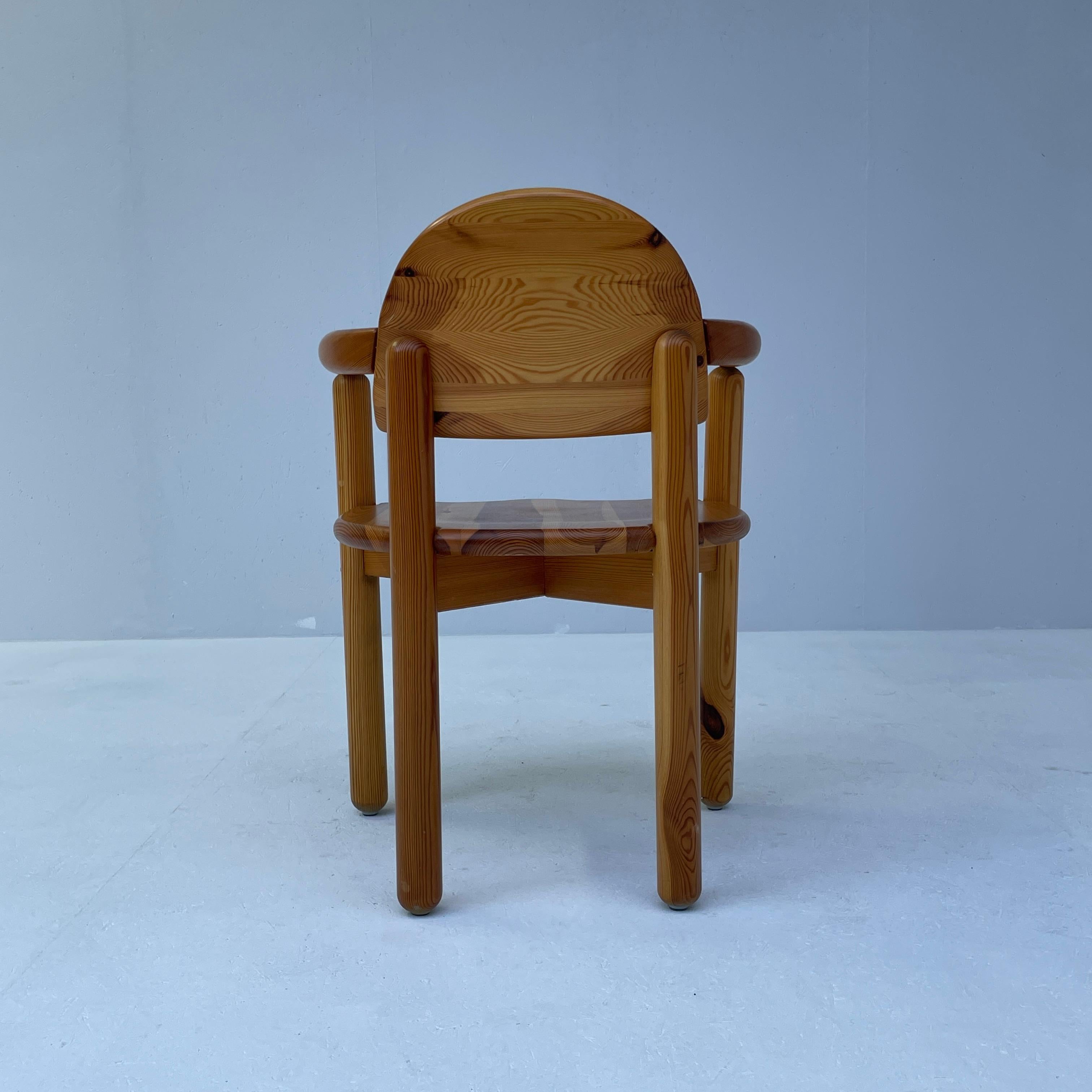 Daumiller chair with arms 4