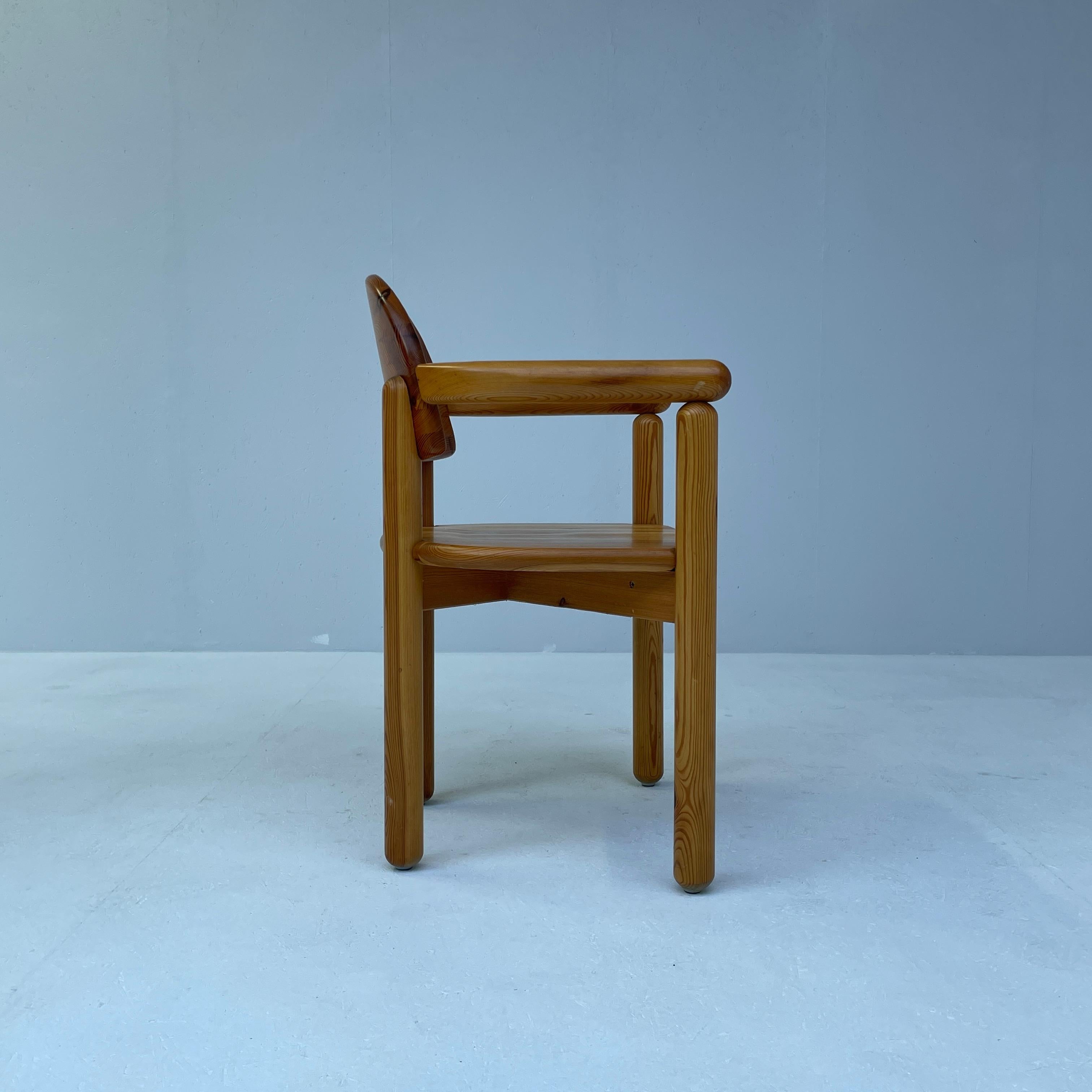 Daumiller chair with arms 5