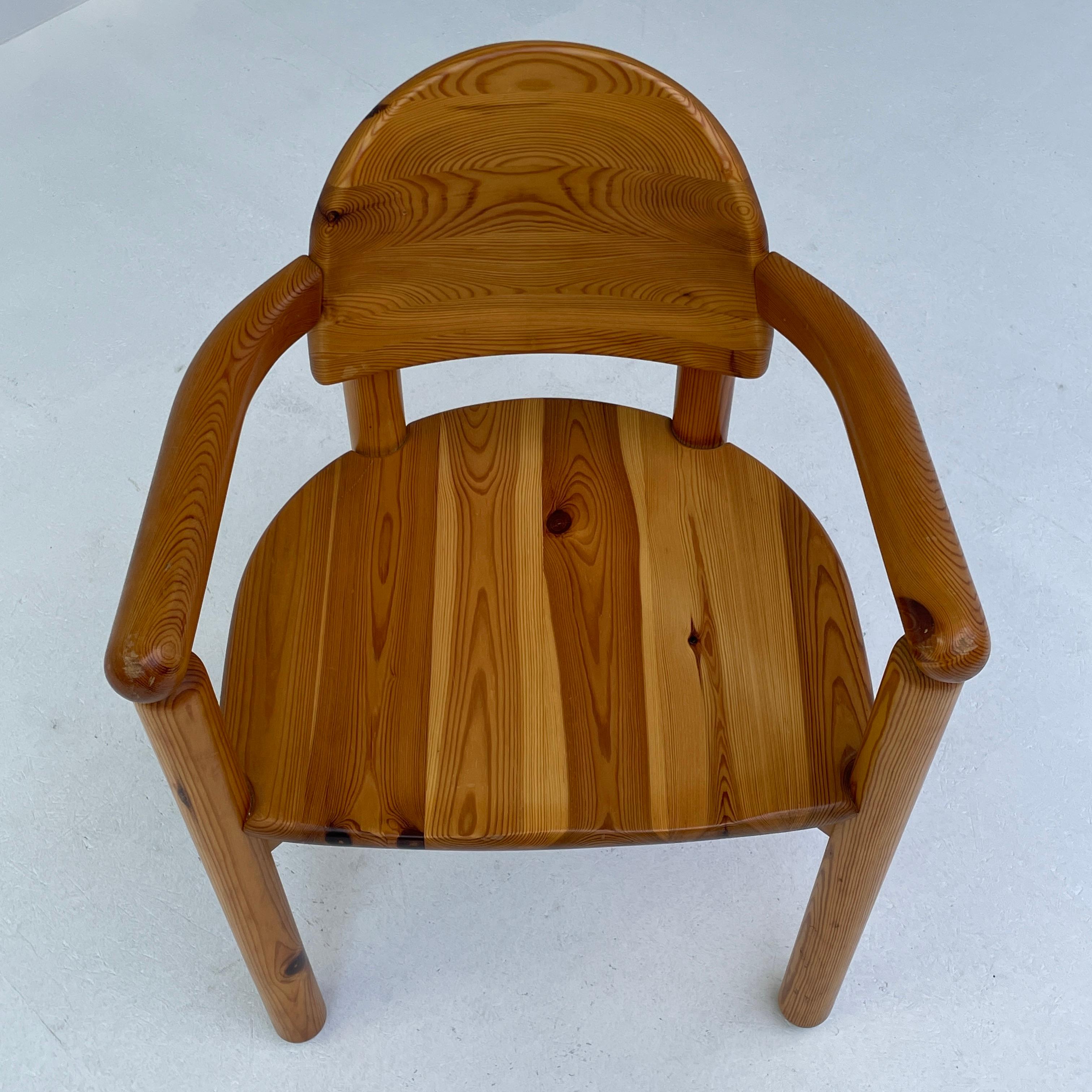 Daumiller chair with arms 3