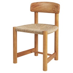 Silla auxiliar Daumiller de pino dorado para GUBI