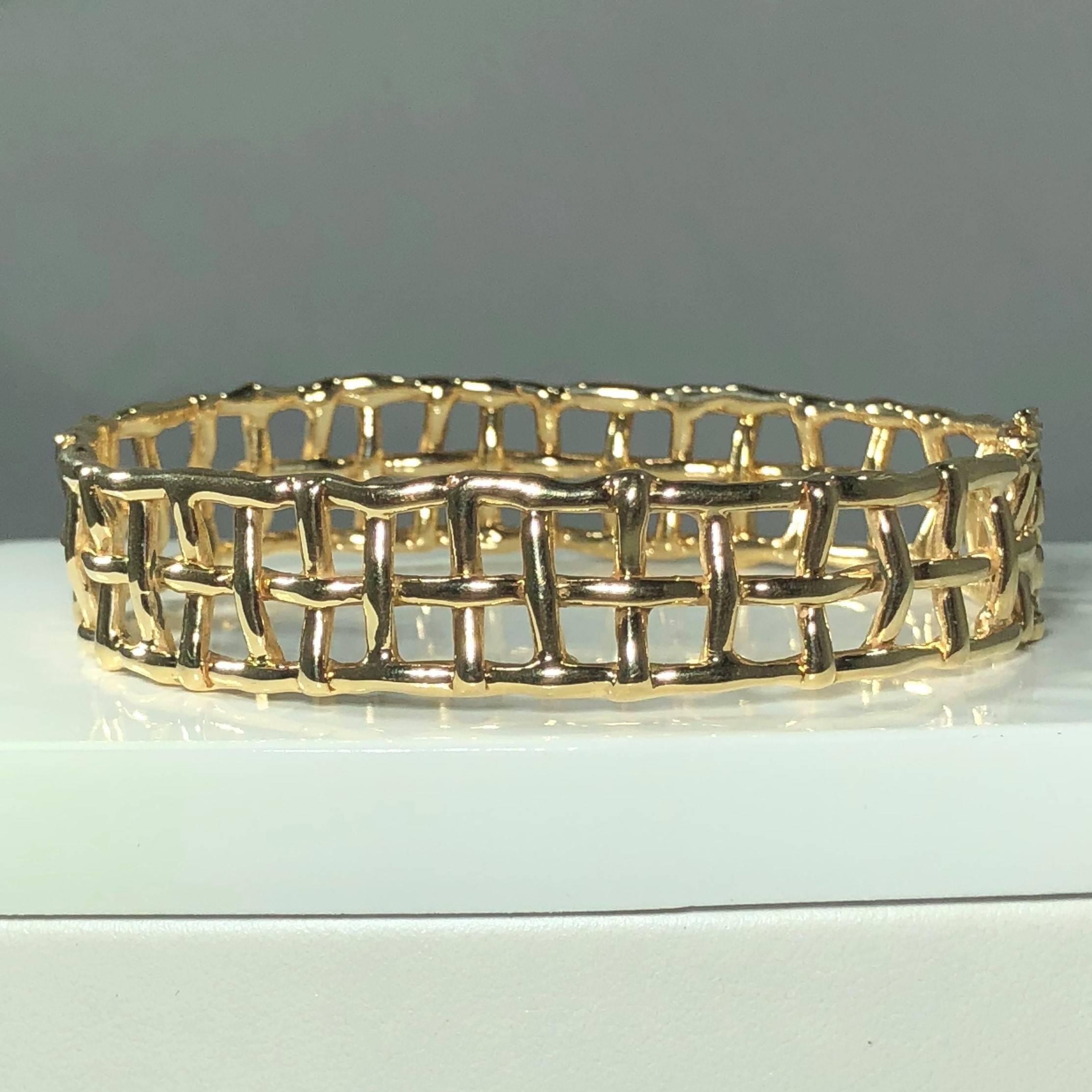 Daunis 14 Karat Yellow Gold Hinged Cuff Bracelet In New Condition In Mansfield, OH