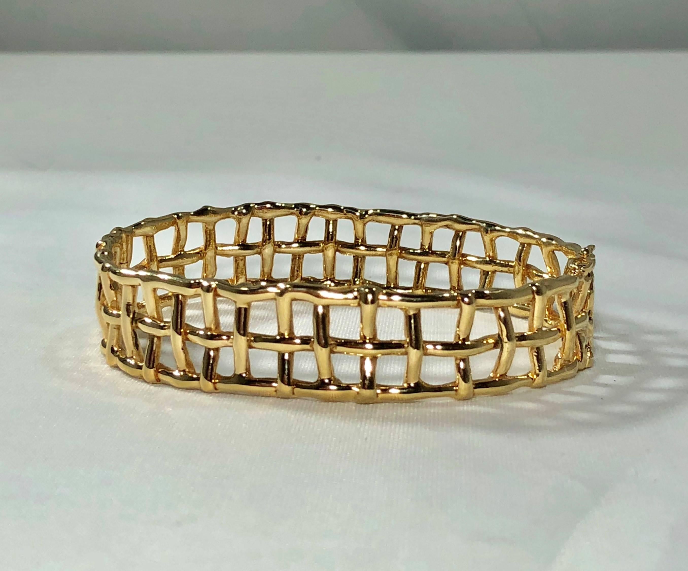 Women's or Men's Daunis 14 Karat Yellow Gold Hinged Cuff Bracelet