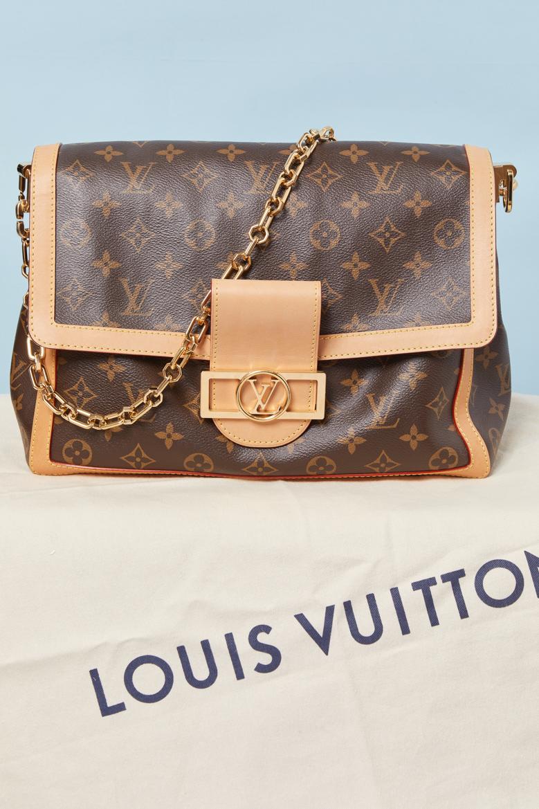 Marrone Borsa DAUPHINE in pelle con tracolla a catena LOUIS VUITTON in vendita