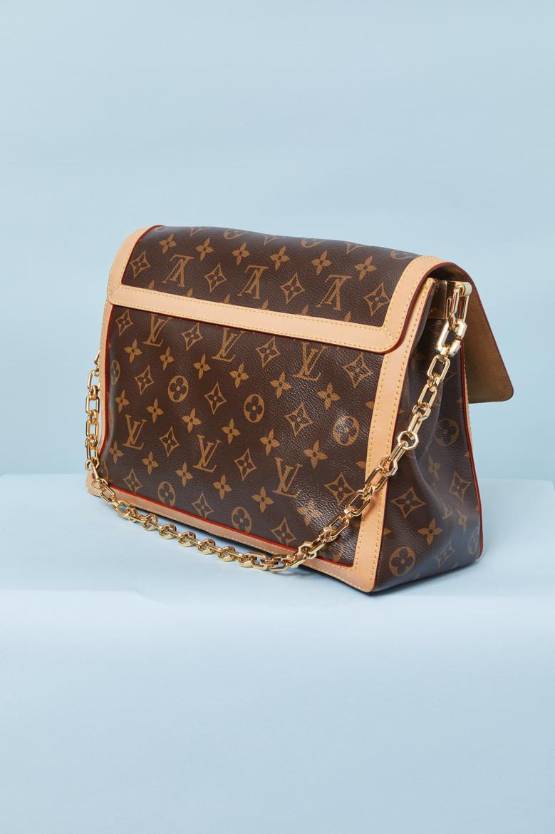 da uomo o donna Borsa DAUPHINE in pelle con tracolla a catena LOUIS VUITTON in vendita