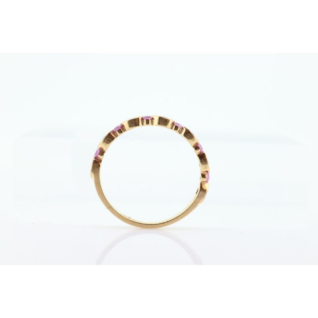 DAUSSI Bague d'anniversaire 18 carats avec saphirs roses et diamants. Bague Henri Daussi en or 18 carats en vente 3