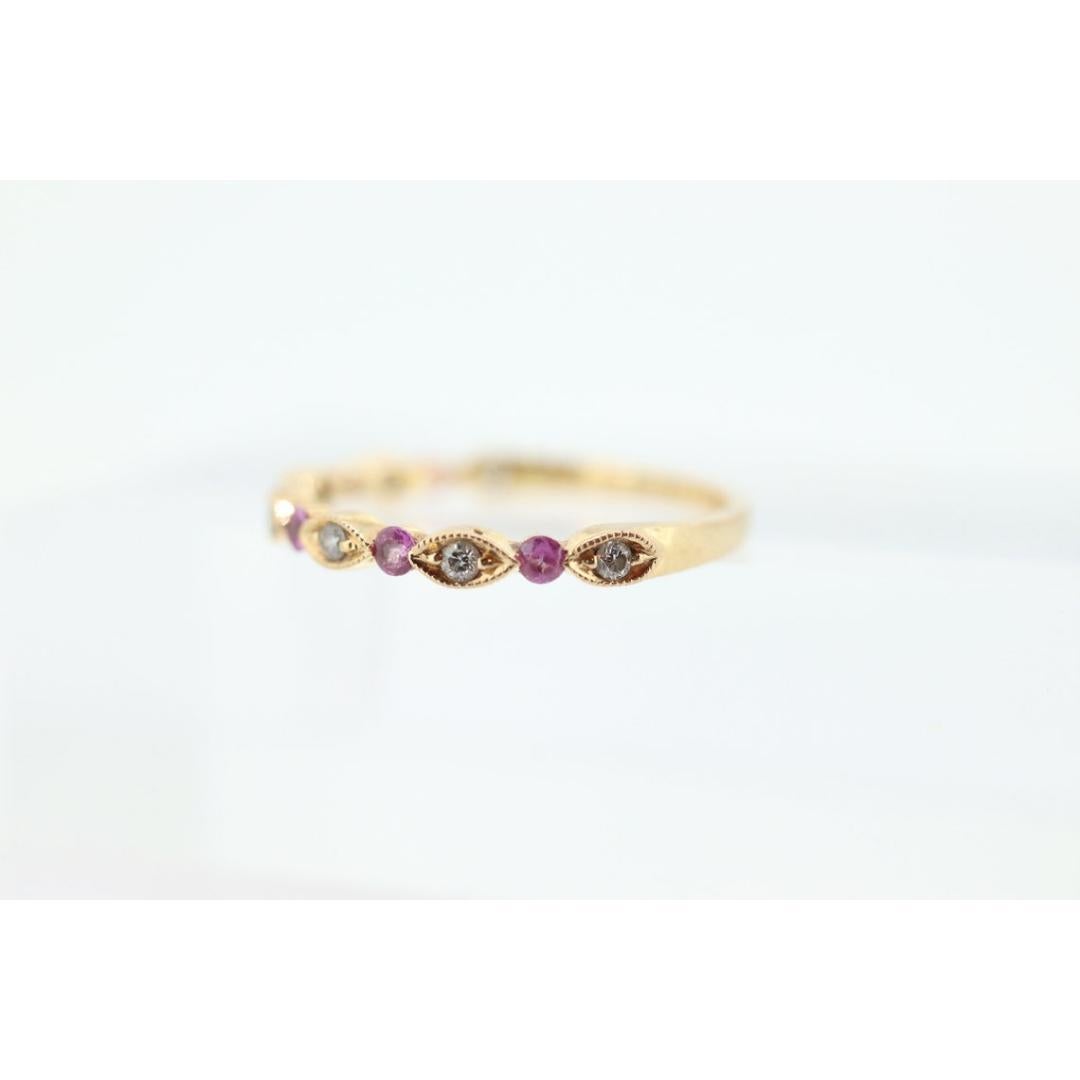DAUSSI Bague d'anniversaire 18 carats avec saphirs roses et diamants. Bague Henri Daussi en or 18 carats en vente 5