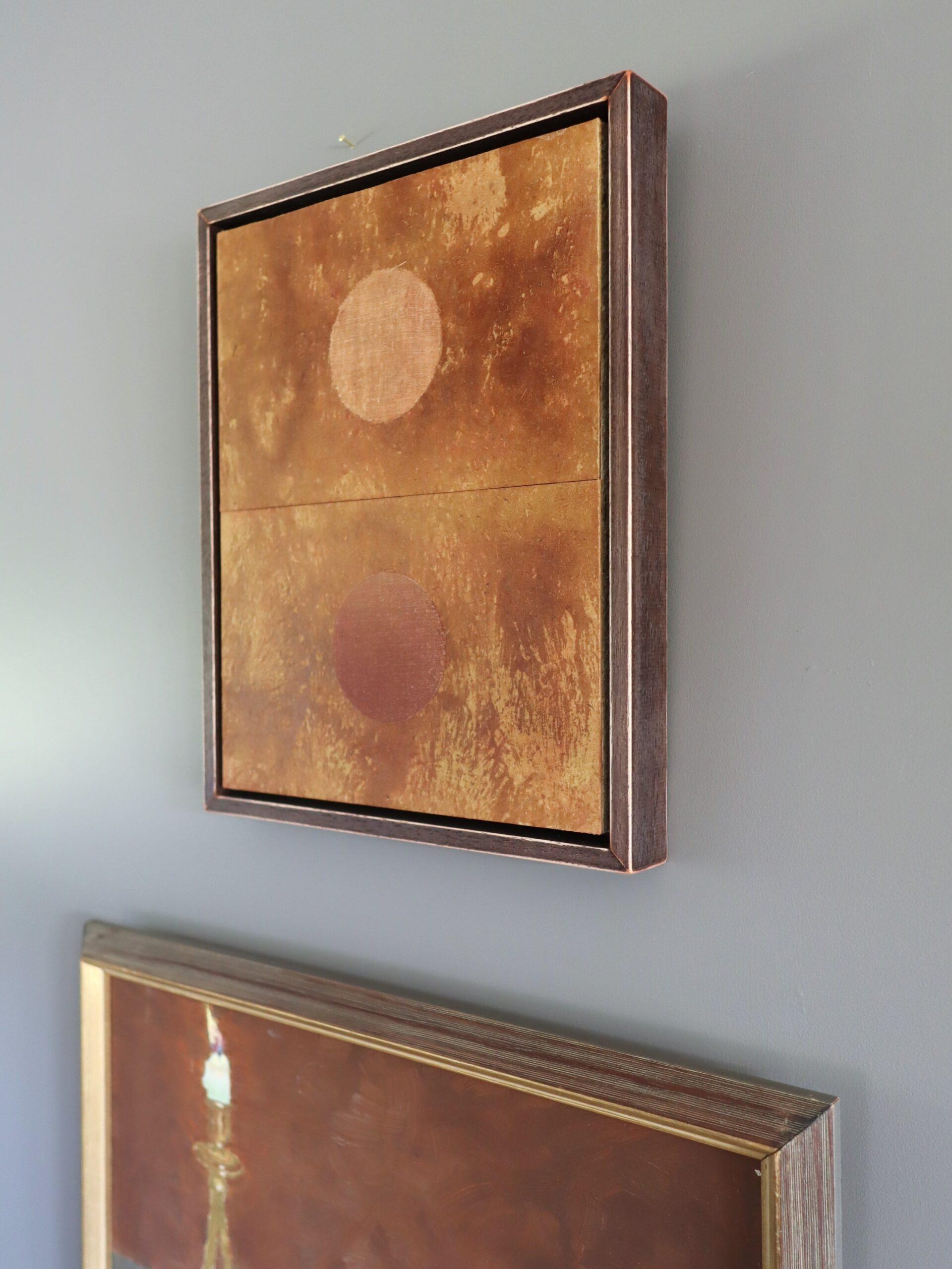 Abstraktes Gemälde in Mischtechnik - Geometrische Collage mit 2 Kreisen (Braun), Abstract Painting, von Dave Boyd