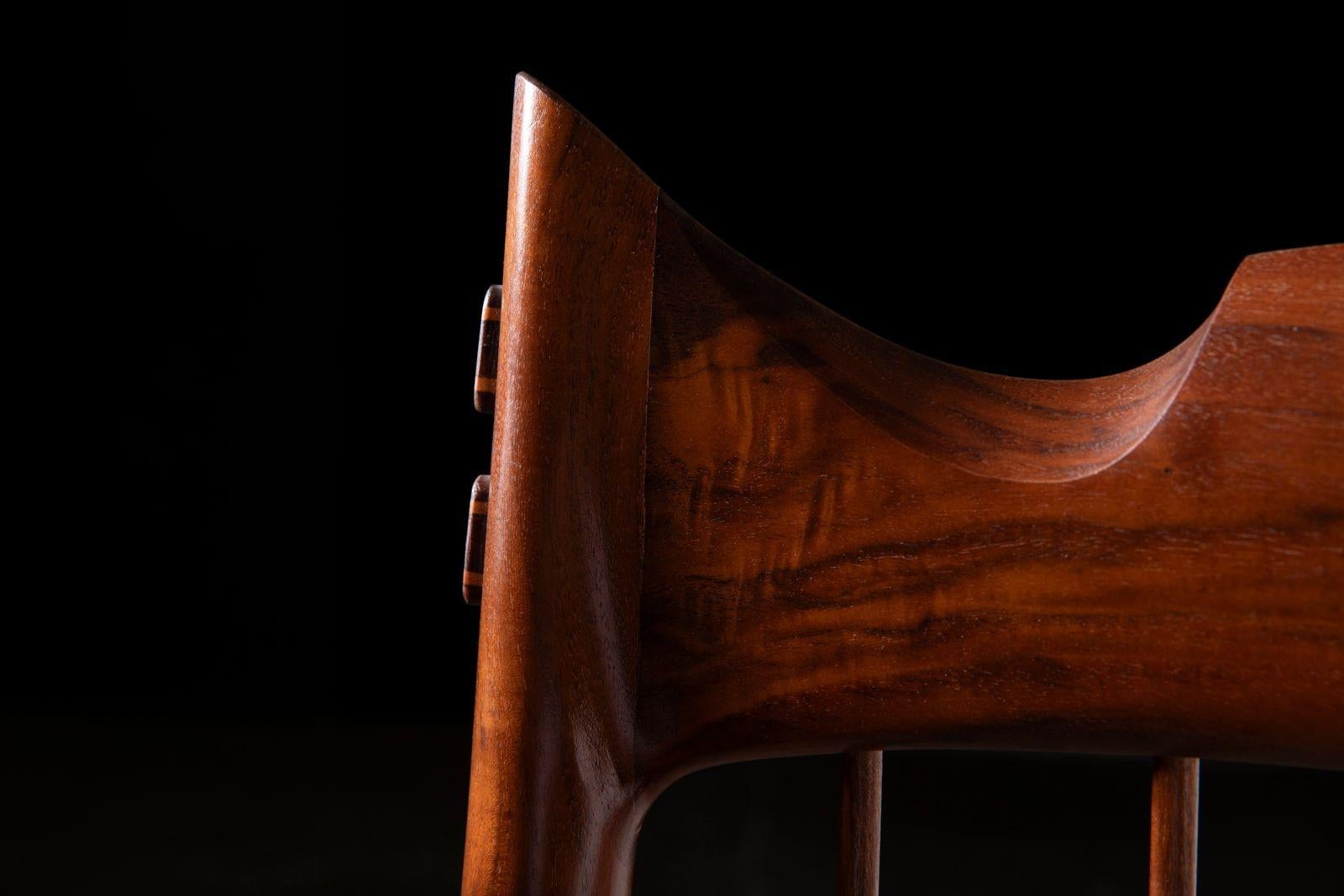 Dave Hentzel Studio-Crafted Claro Walnut Armchair with Sculptural Spindle Back en vente 3