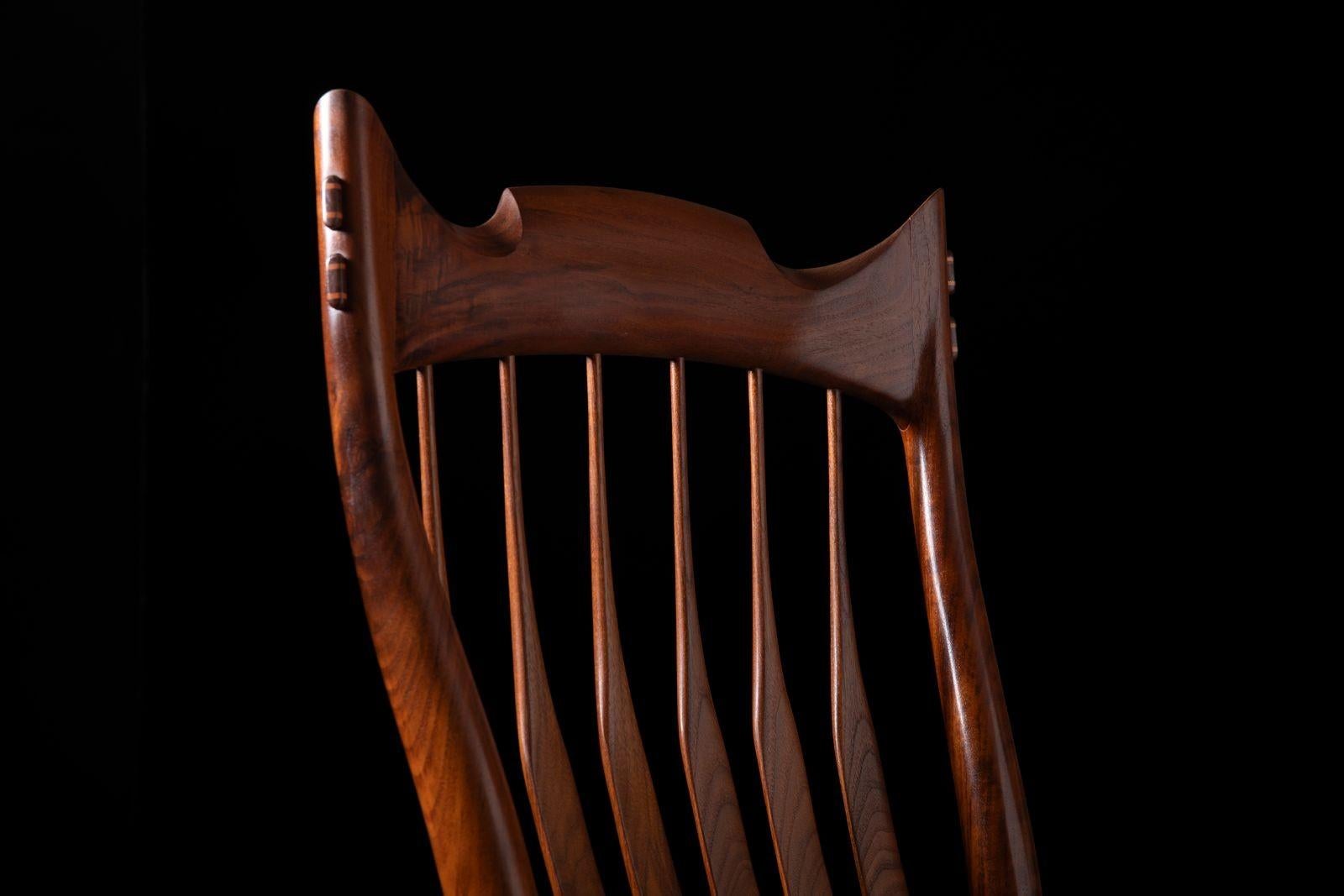 Mid-Century Modern Dave Hentzel Studio-Crafted Claro Walnut Armchair with Sculptural Spindle Back en vente