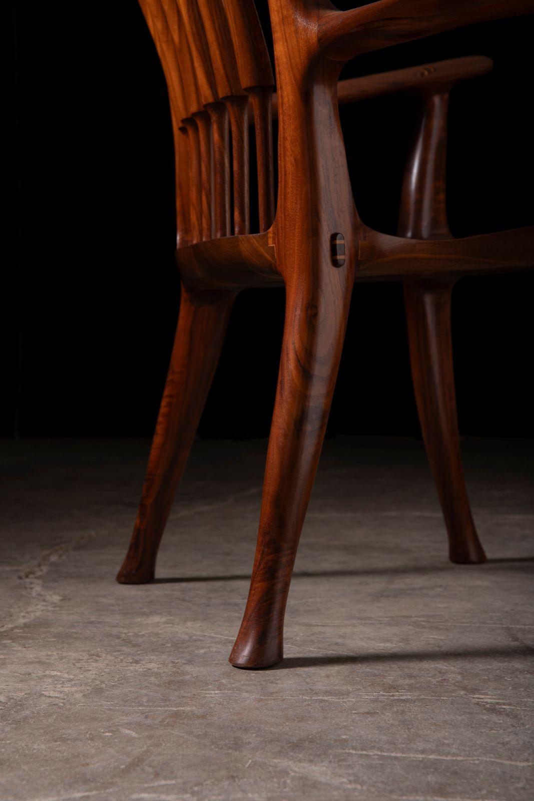 Dave Hentzel Studio-Crafted Claro Walnut Armchair with Sculptural Spindle Back Bon état - En vente à Dallas, TX