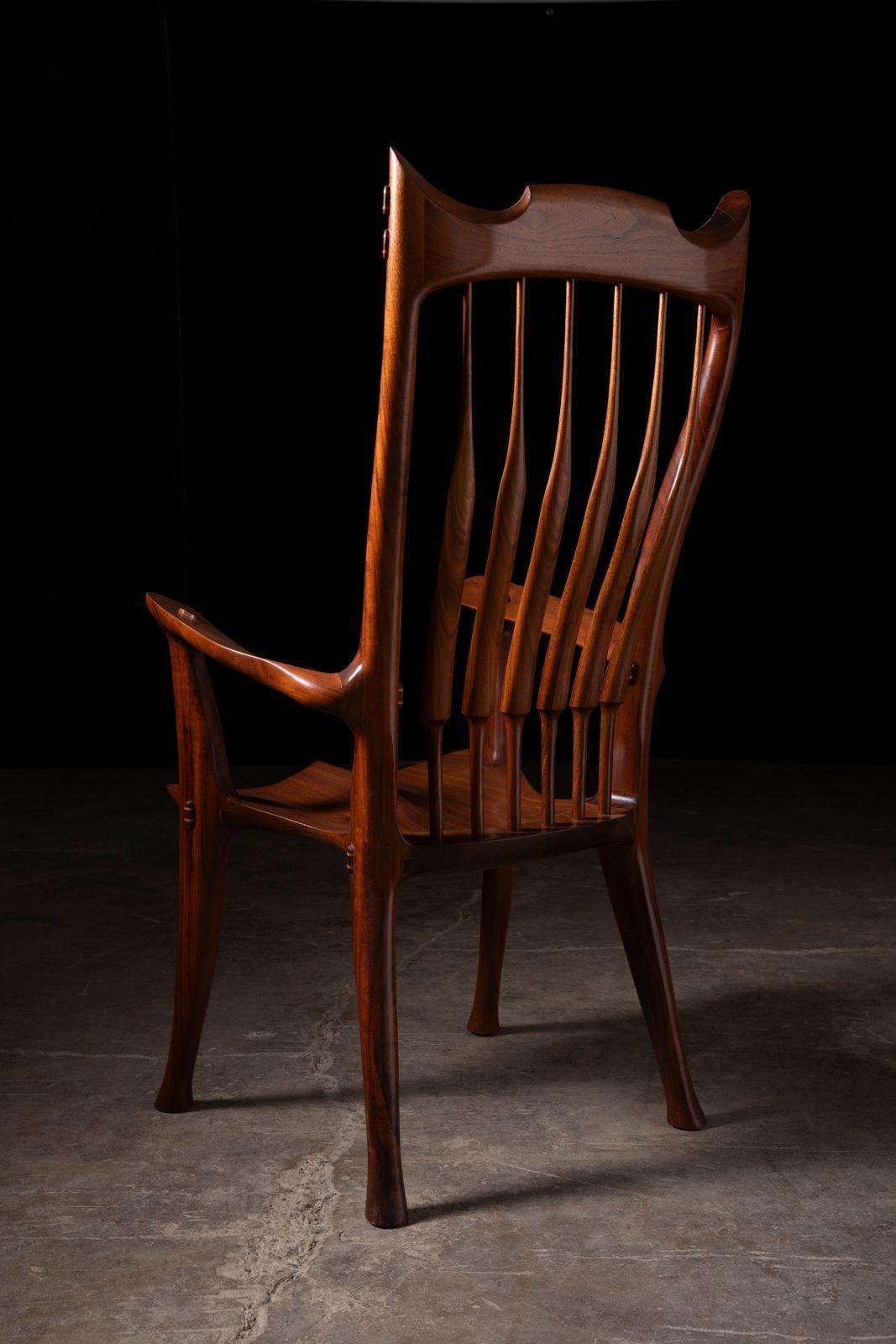 XXIe siècle et contemporain Dave Hentzel Studio-Crafted Claro Walnut Armchair with Sculptural Spindle Back en vente