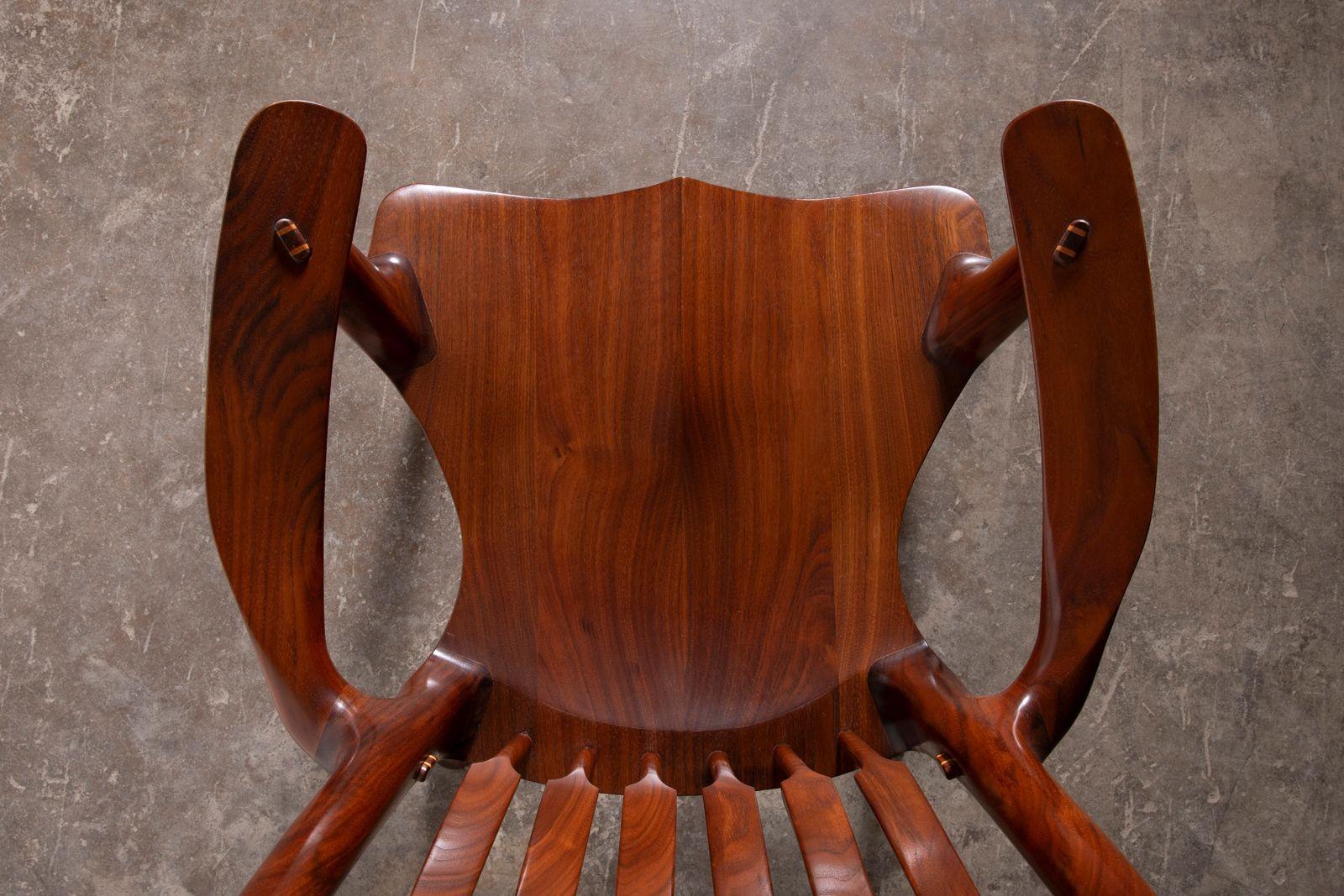 Noyer Dave Hentzel Studio-Crafted Claro Walnut Armchair with Sculptural Spindle Back en vente