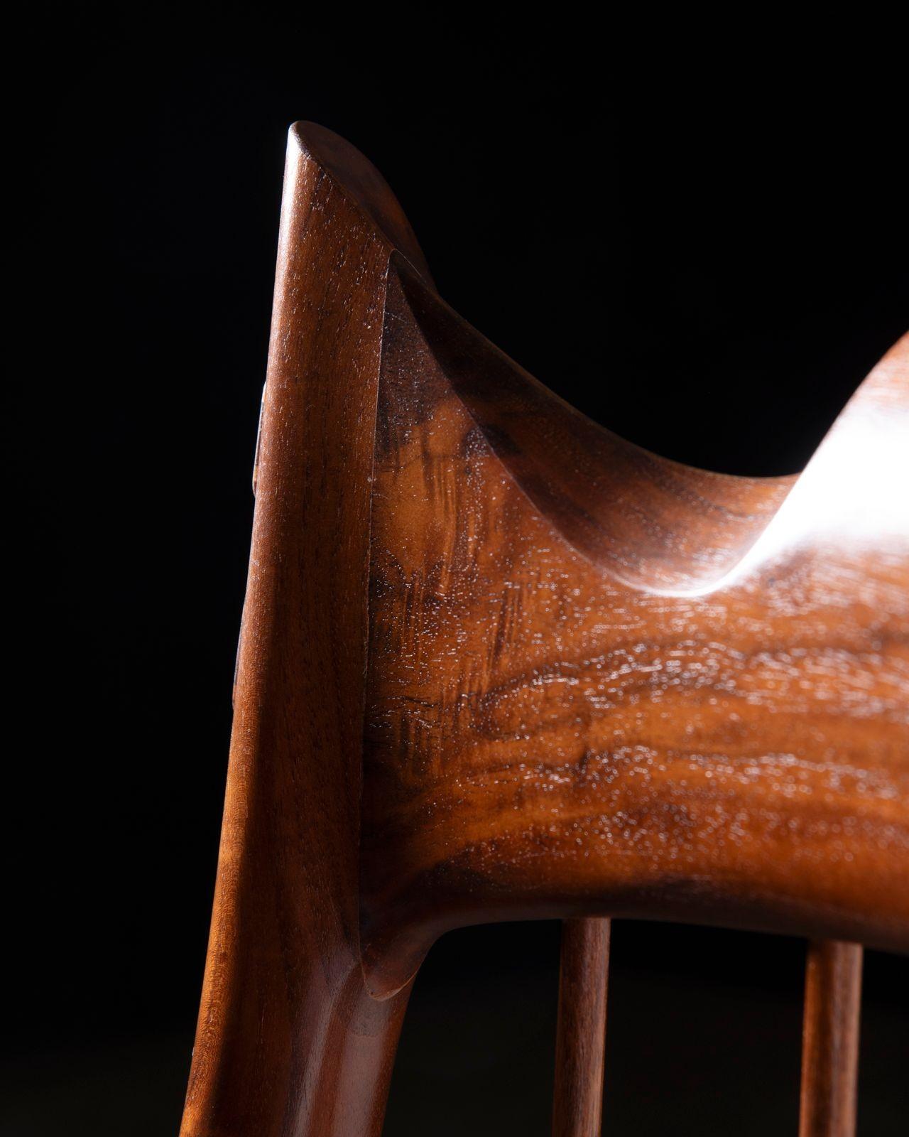 Dave Hentzel Studio-Crafted Claro Walnut Armchair with Sculptural Spindle Back en vente 2