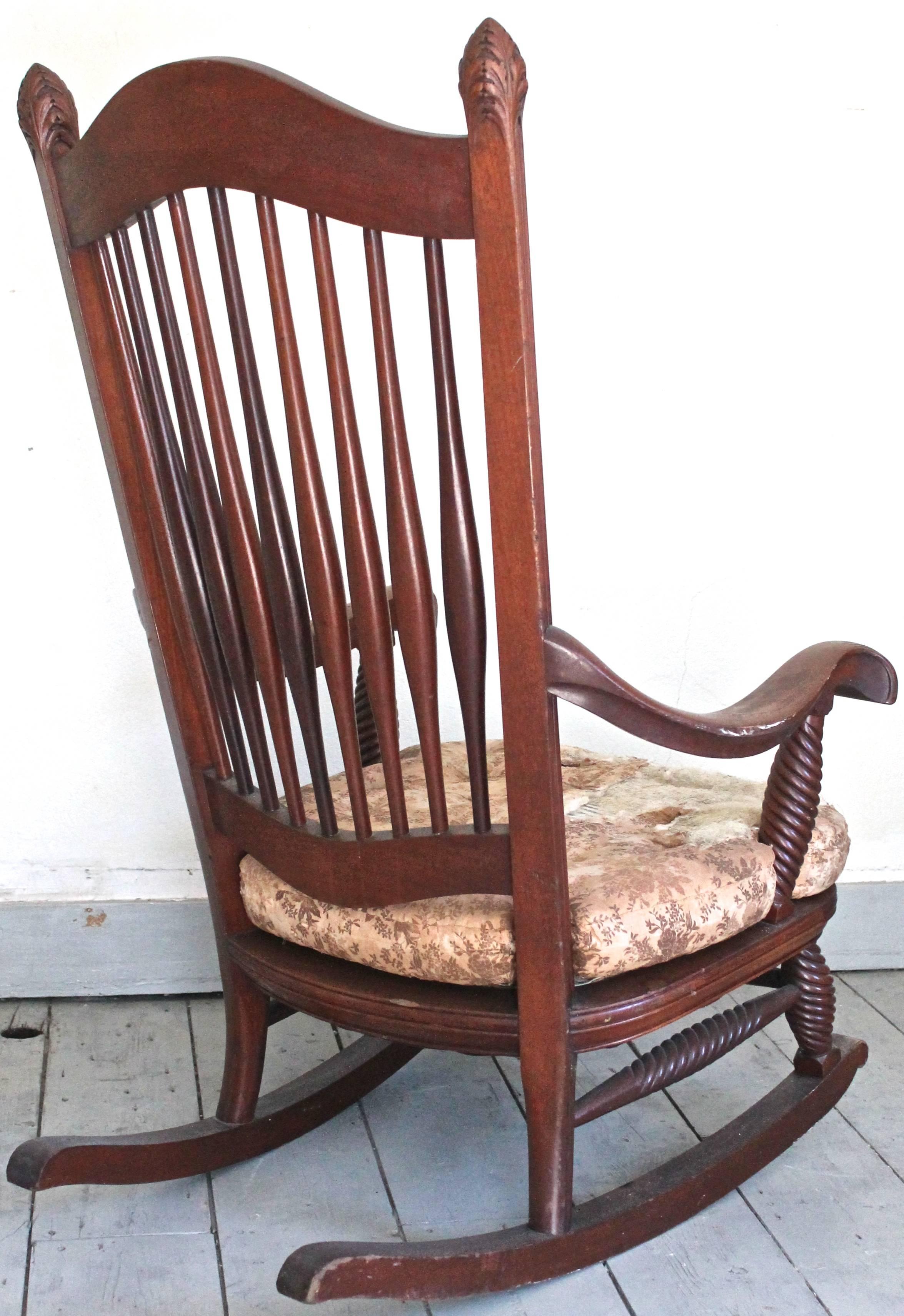  Francis Bacon Davenport, geschnitzter Mahagoni-Sessel aus der amerikanischen Renaissance (Beaux Arts) im Angebot