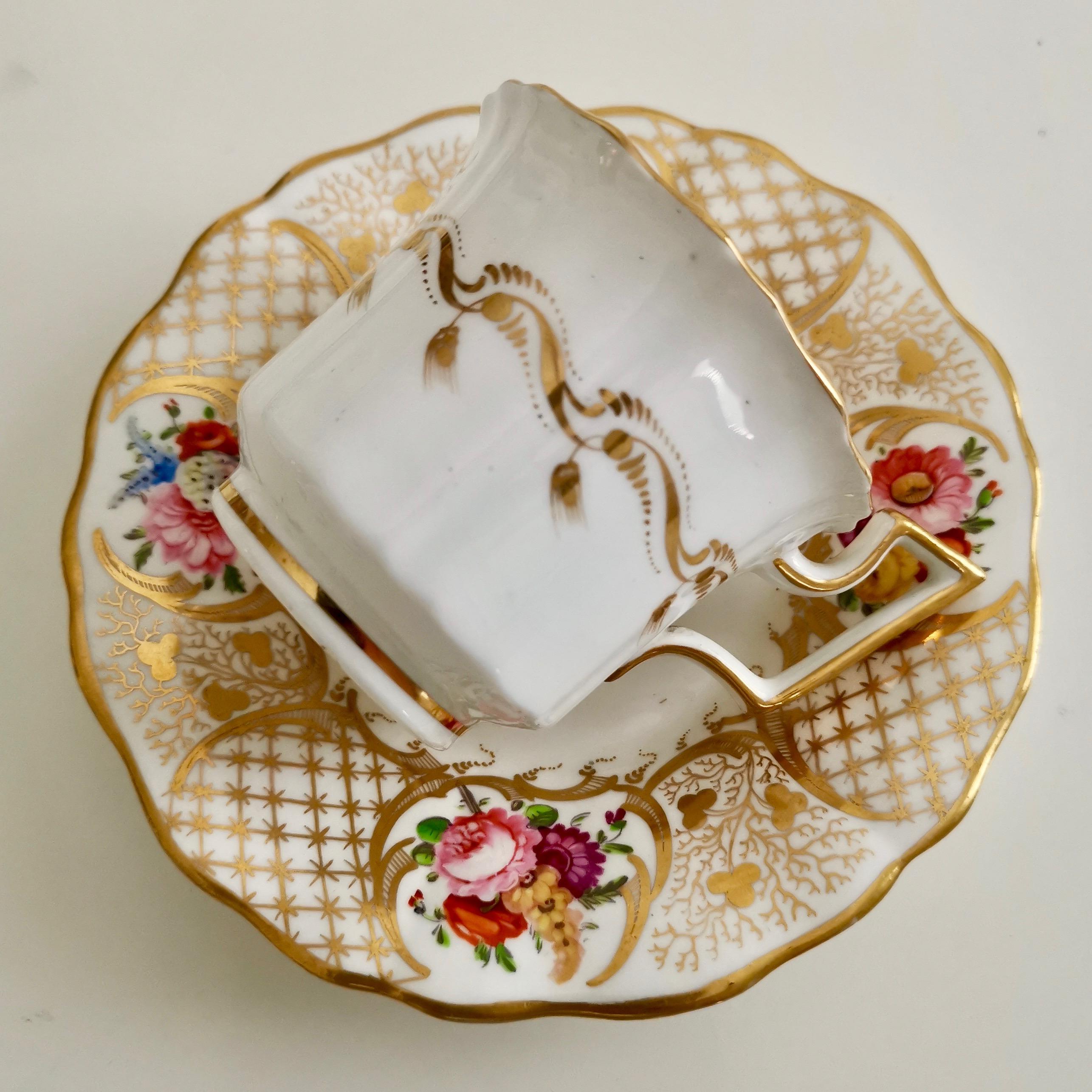 Davenport Porcelain Coffee Cup, Gilt, Hand Painted Flowers, Regency ca 1825 In Good Condition In London, GB