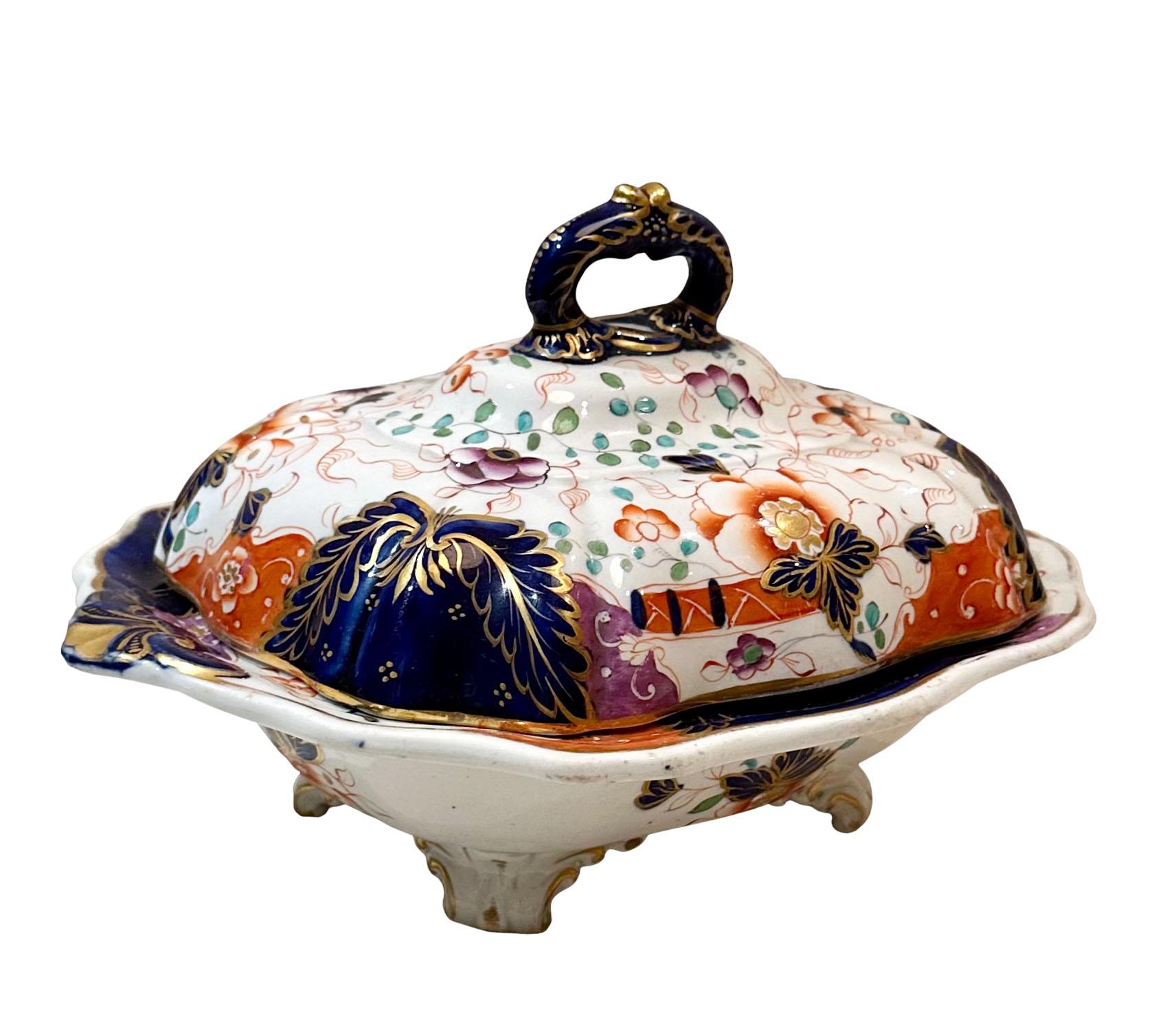 Davenport Covered Vegetable Tureen In Good Condition For Sale In Tampa, FL