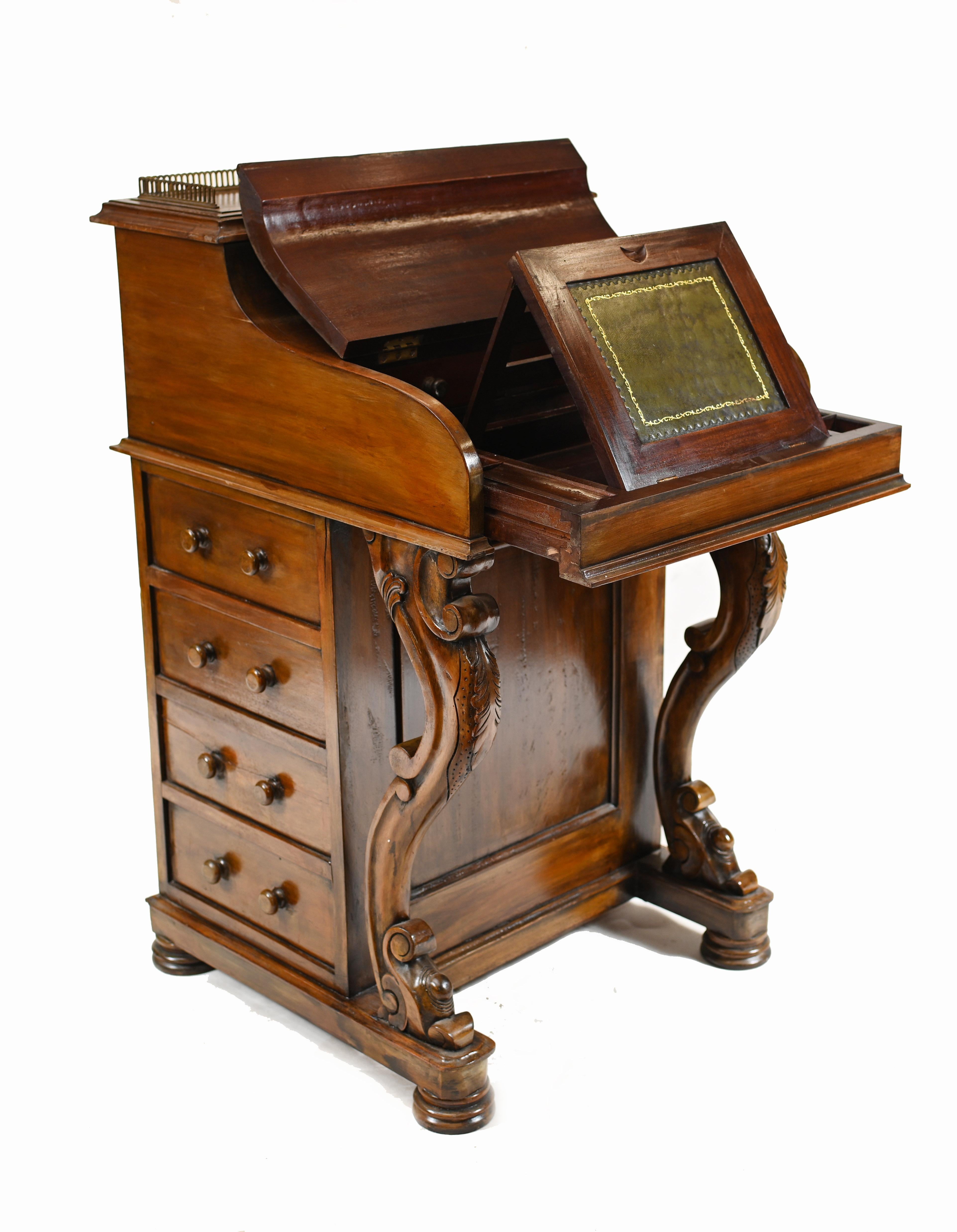 Davenport Desk Victorian Pop Up Mechanism Mahogany 1880  In Good Condition In Potters Bar, GB