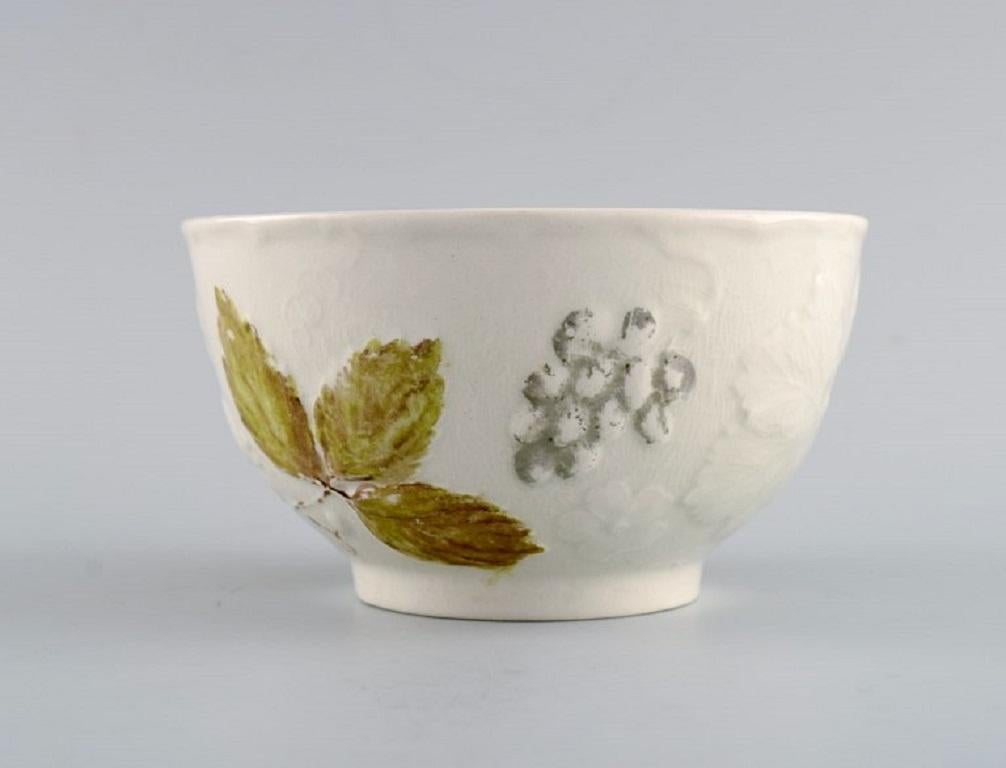 English Davenport, England, Bowl in Cream-Colored Porcelain with Flowers and Foliage For Sale