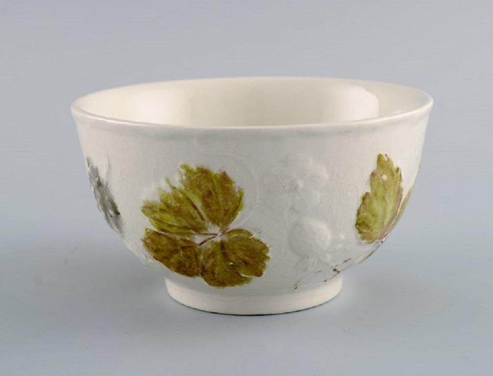Hand-Painted Davenport, England, Bowl in Cream-Colored Porcelain with Flowers and Foliage For Sale