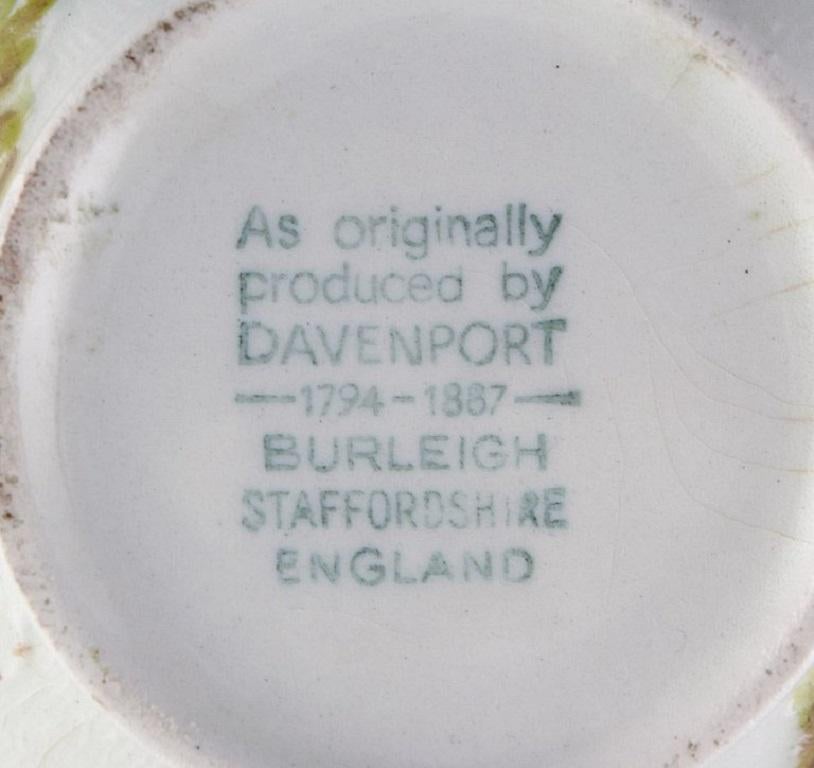 20ième siècle Bol en porcelaine de couleur crème avec fleurs et feuillage de Davenport, Angleterre en vente