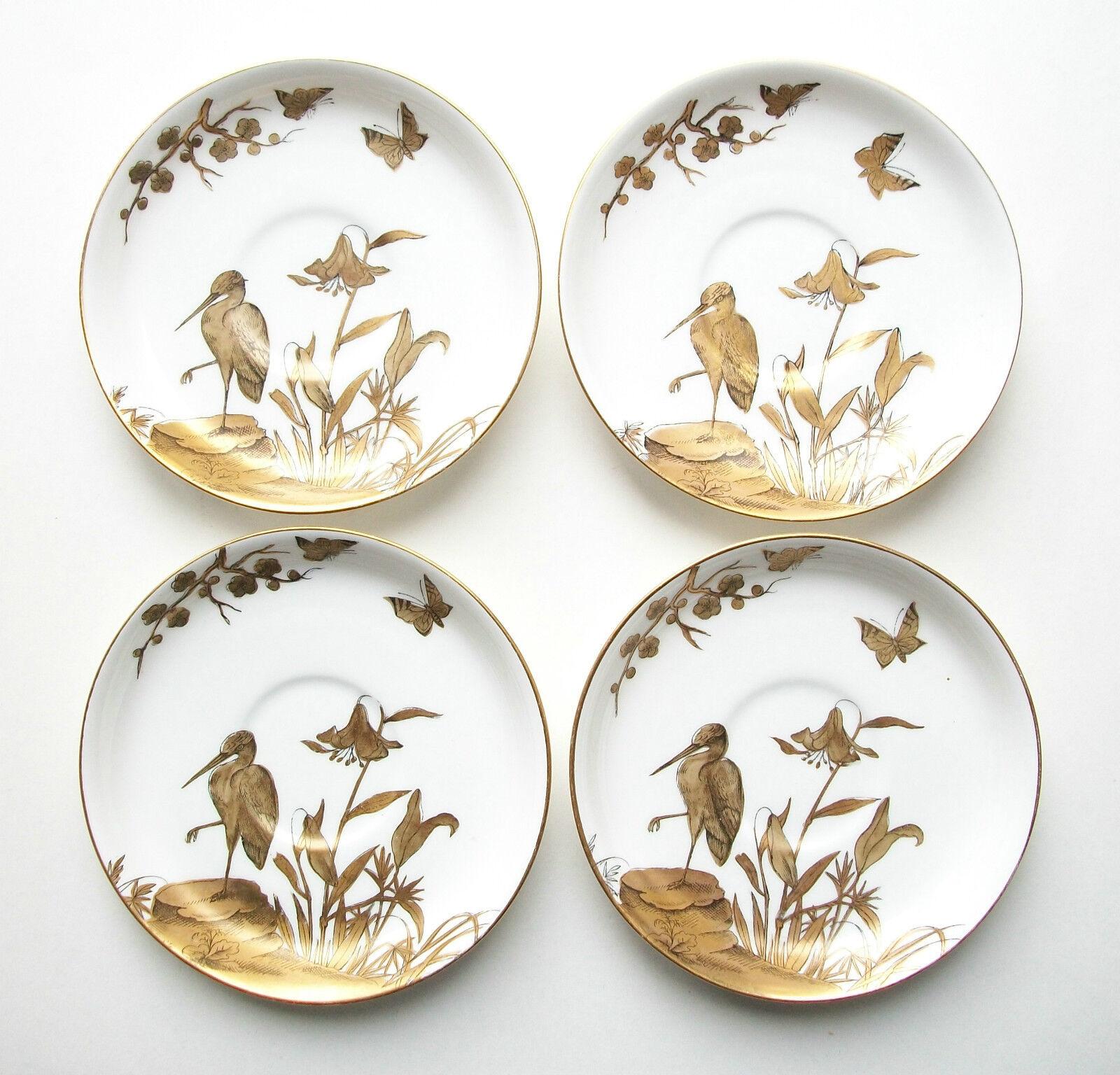 Doré DAVENPORT - Quatre soucoupes anciennes en porcelaine dorée décorées - Royaume-Uni - vers 1870-87 en vente