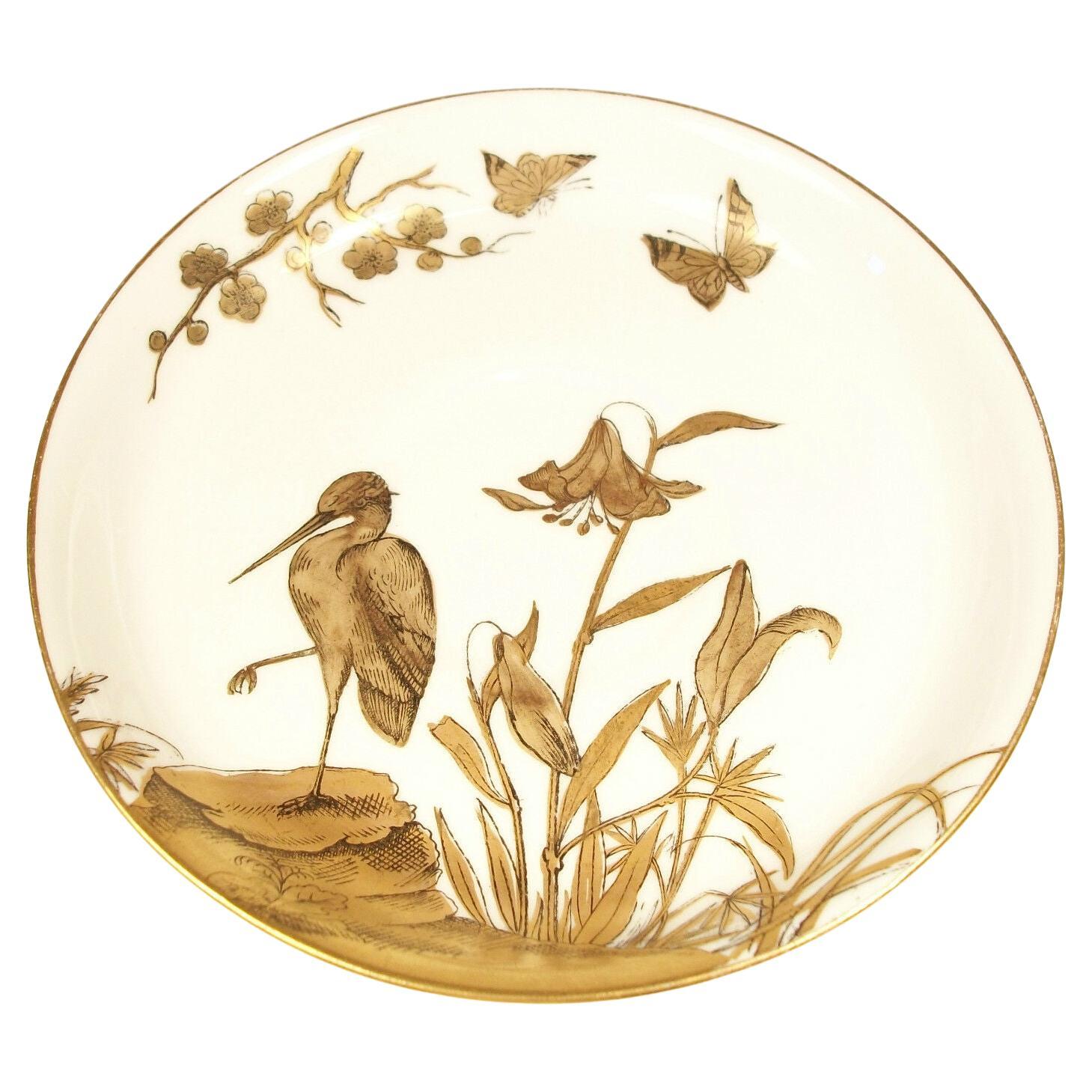DAVENPORT - Quatre soucoupes anciennes en porcelaine dorée décorées - Royaume-Uni - vers 1870-87 en vente
