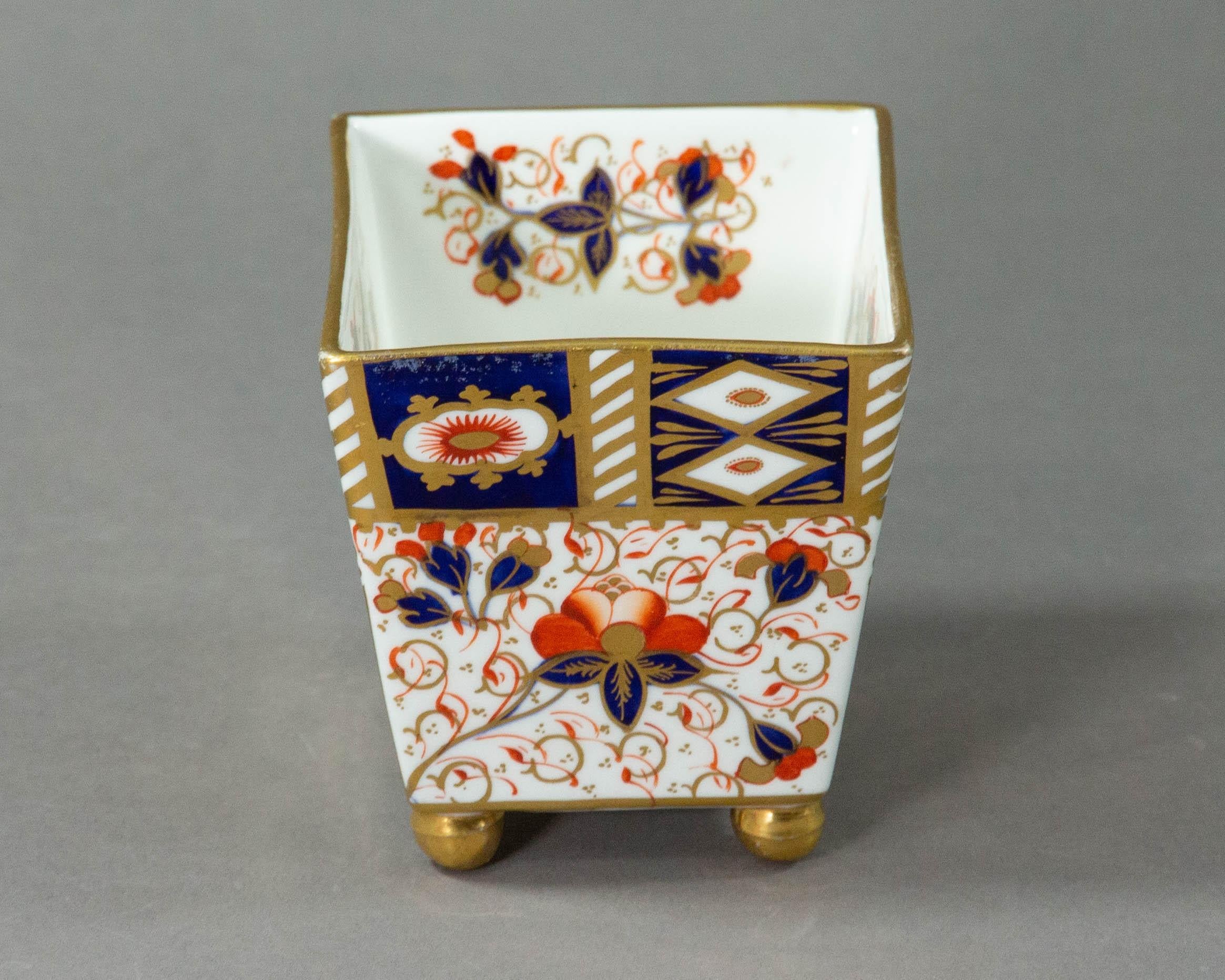 Anglo-Japanese Davenport, Imari Pattern #6060, Footed Square Vase/Jar