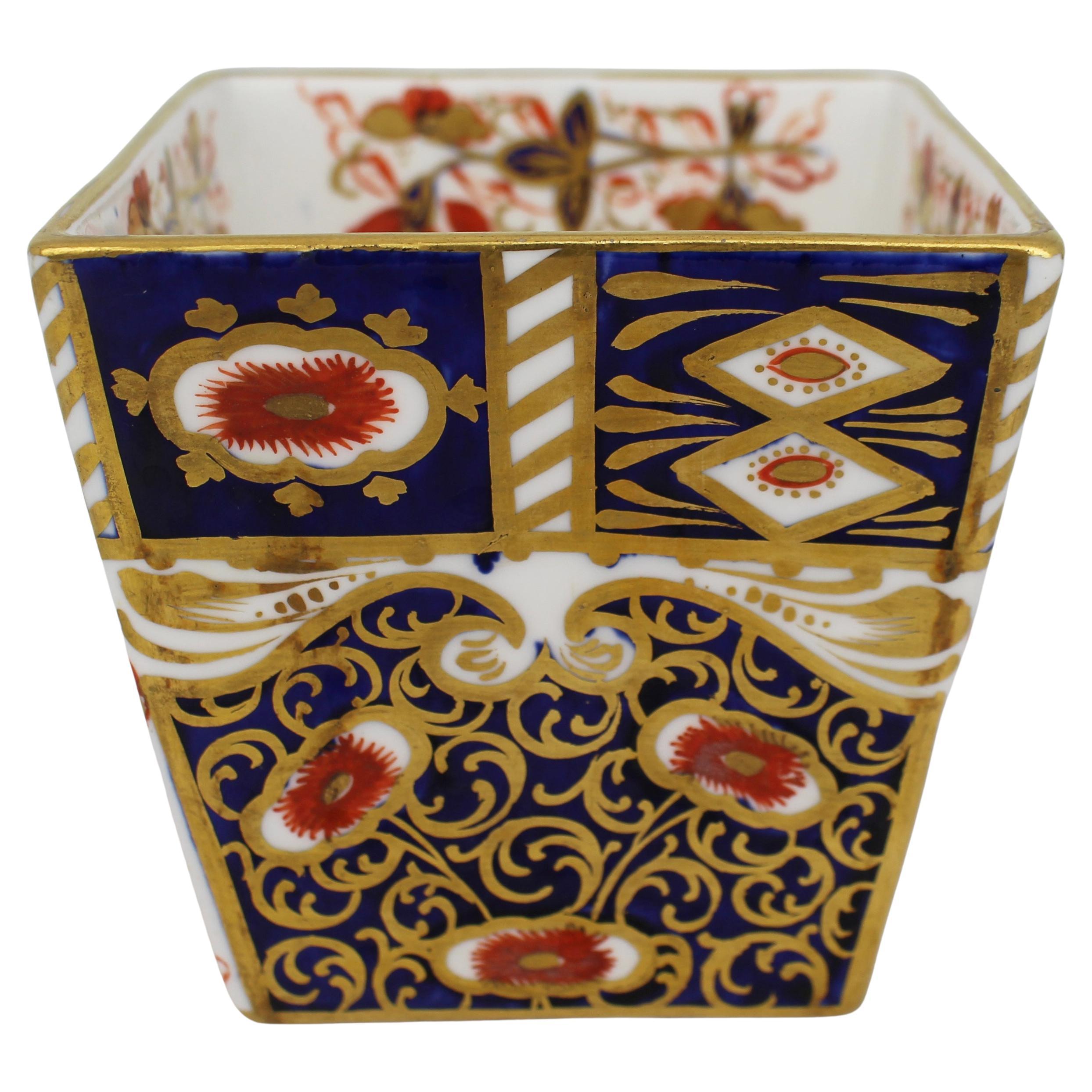 Jarrón cónico cuadrado Davenport Imari c.1880 en venta